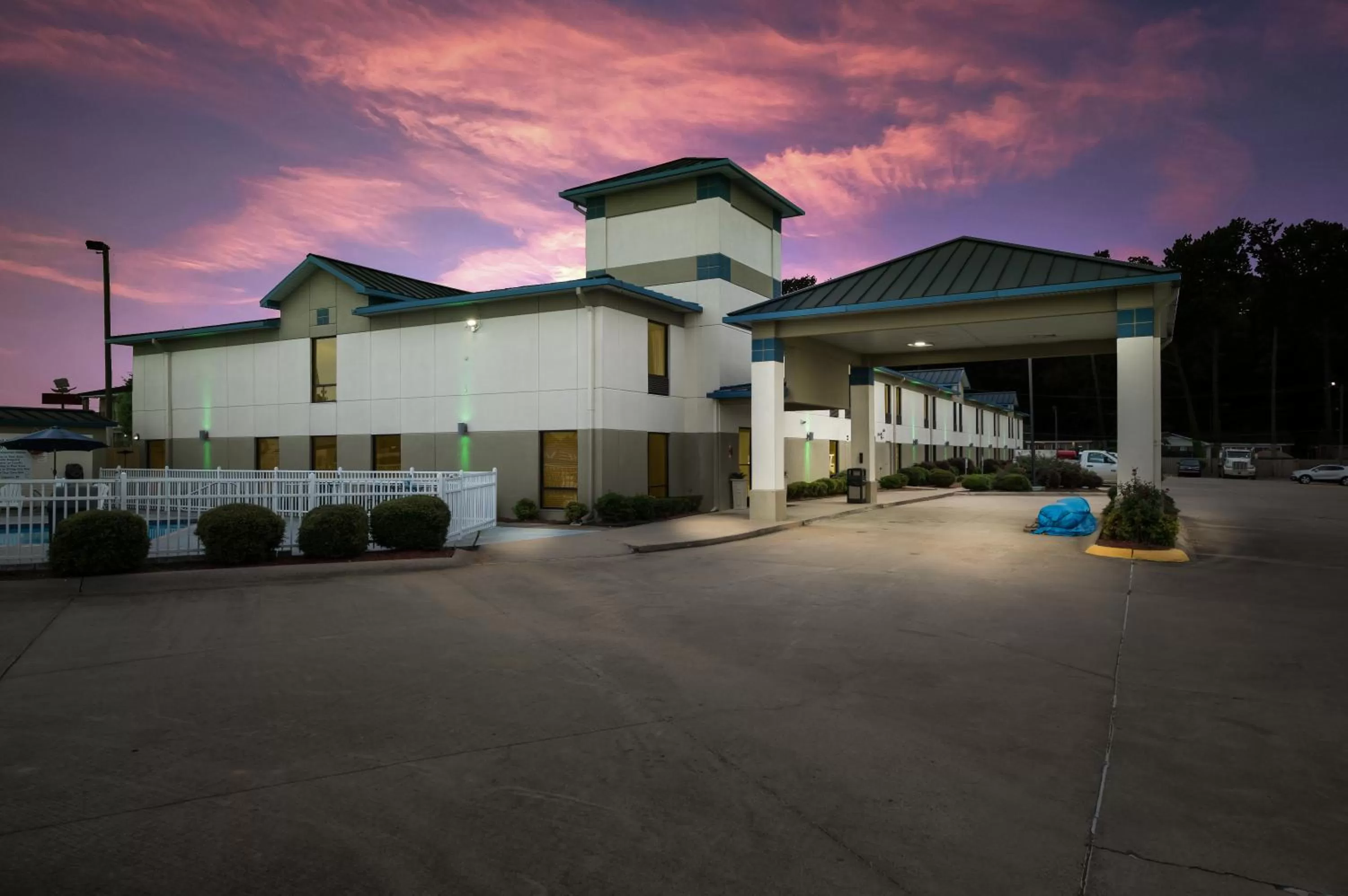 Property building in Quality Inn Jacksonville near Little Rock Air Force Base
