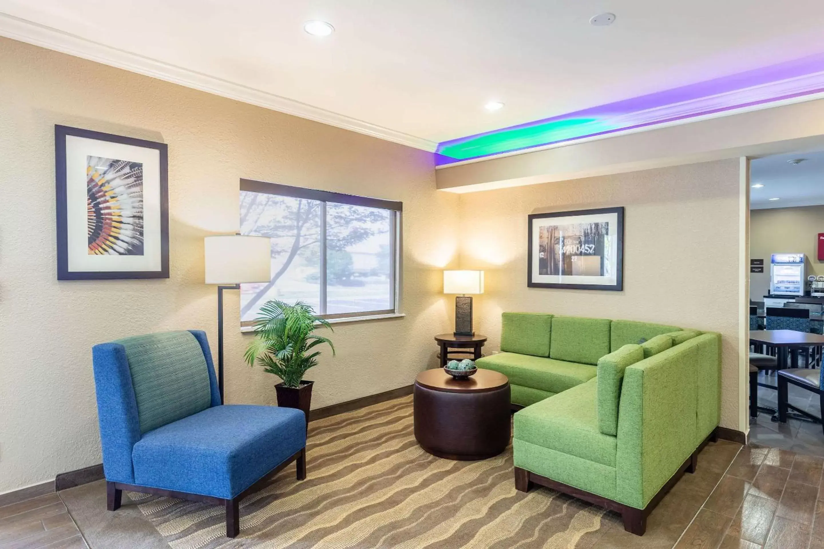 Lobby or reception, Seating Area in Comfort Inn South Tulsa - Woodland Hills