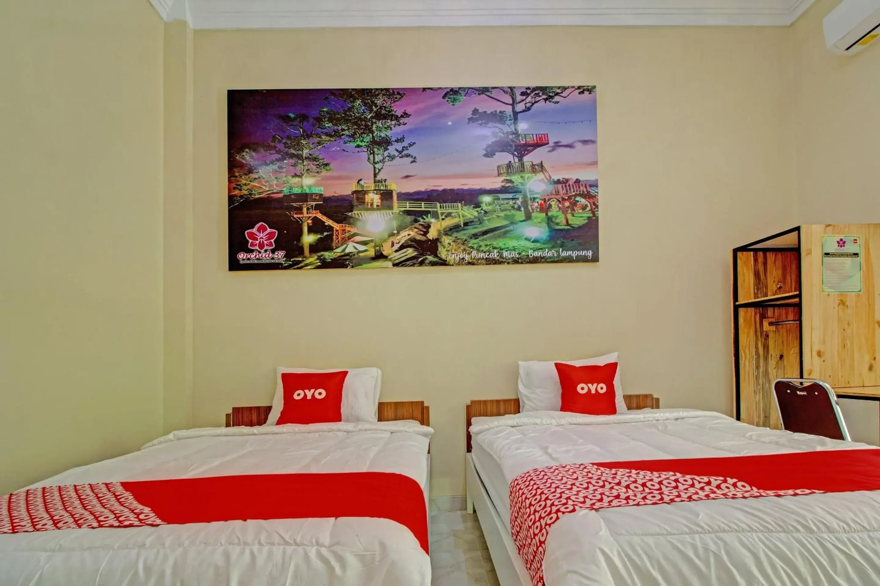 Bedroom, Bed in OYO 3774 Orchid 37 Syariah Guest House