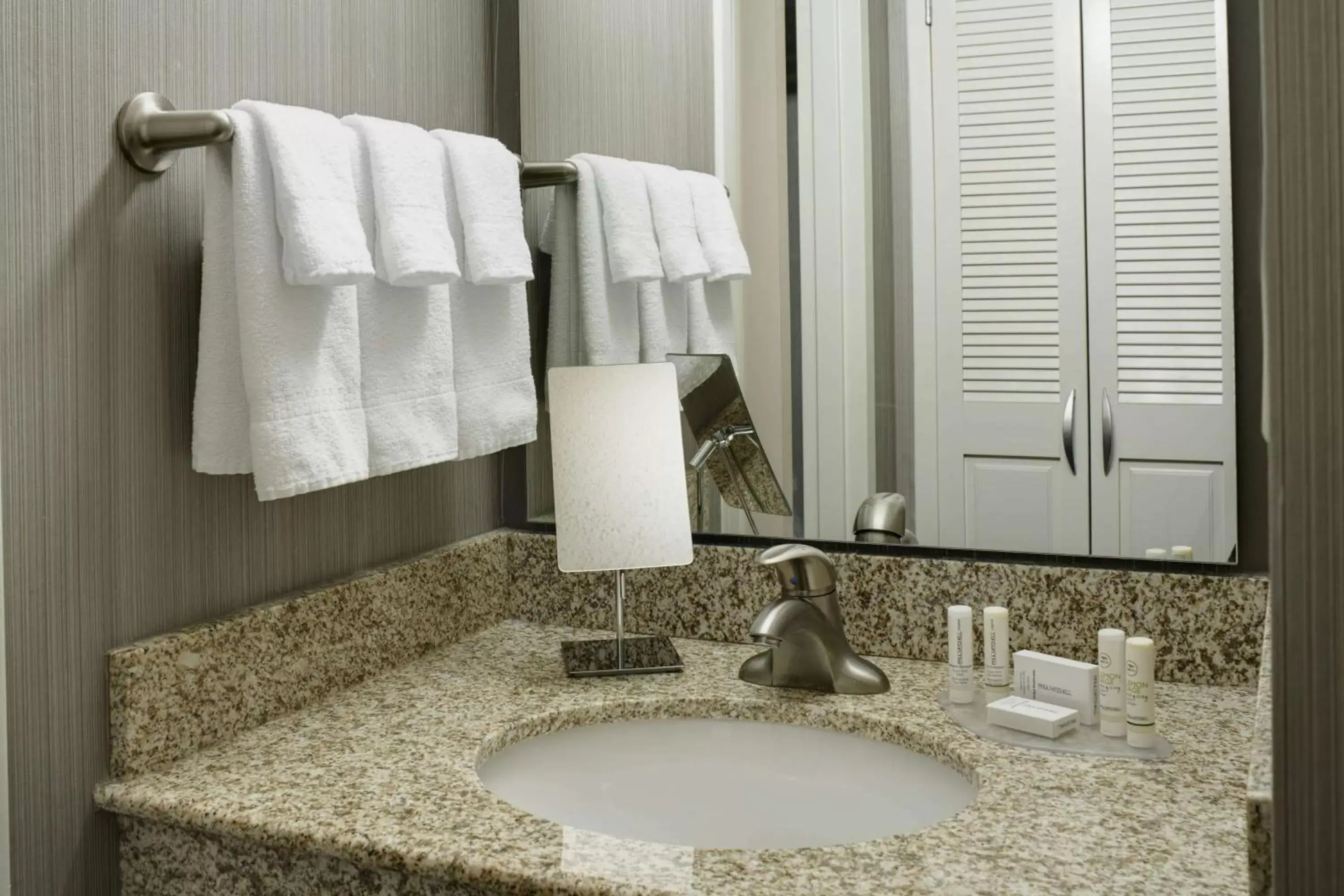 Bathroom in Sonesta Select Milwaukee Brookfield