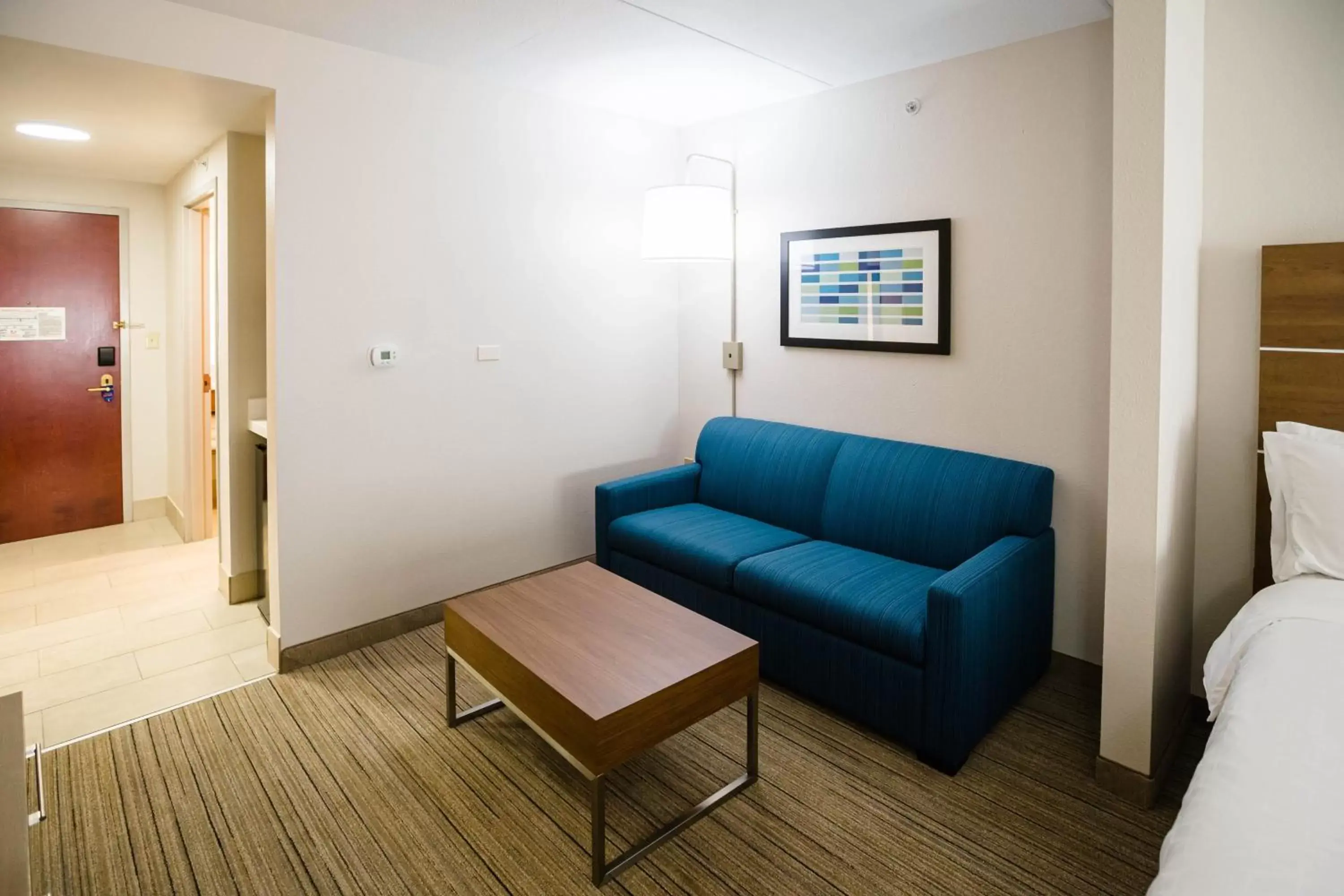 Photo of the whole room, Seating Area in Holiday Inn Express & Suites Knoxville-Farragut, an IHG Hotel