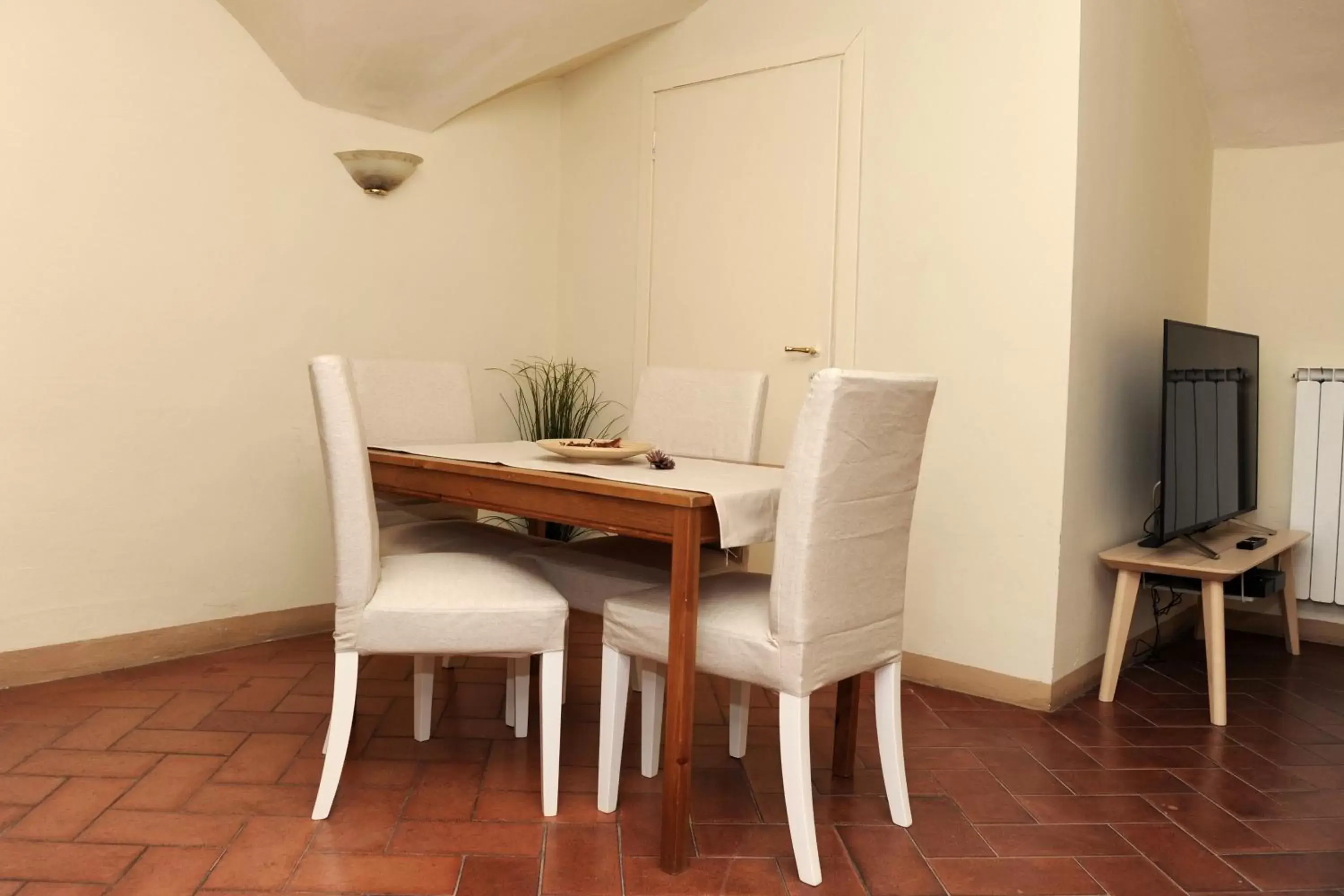 Decorative detail, Dining Area in Pontevecchio Relais