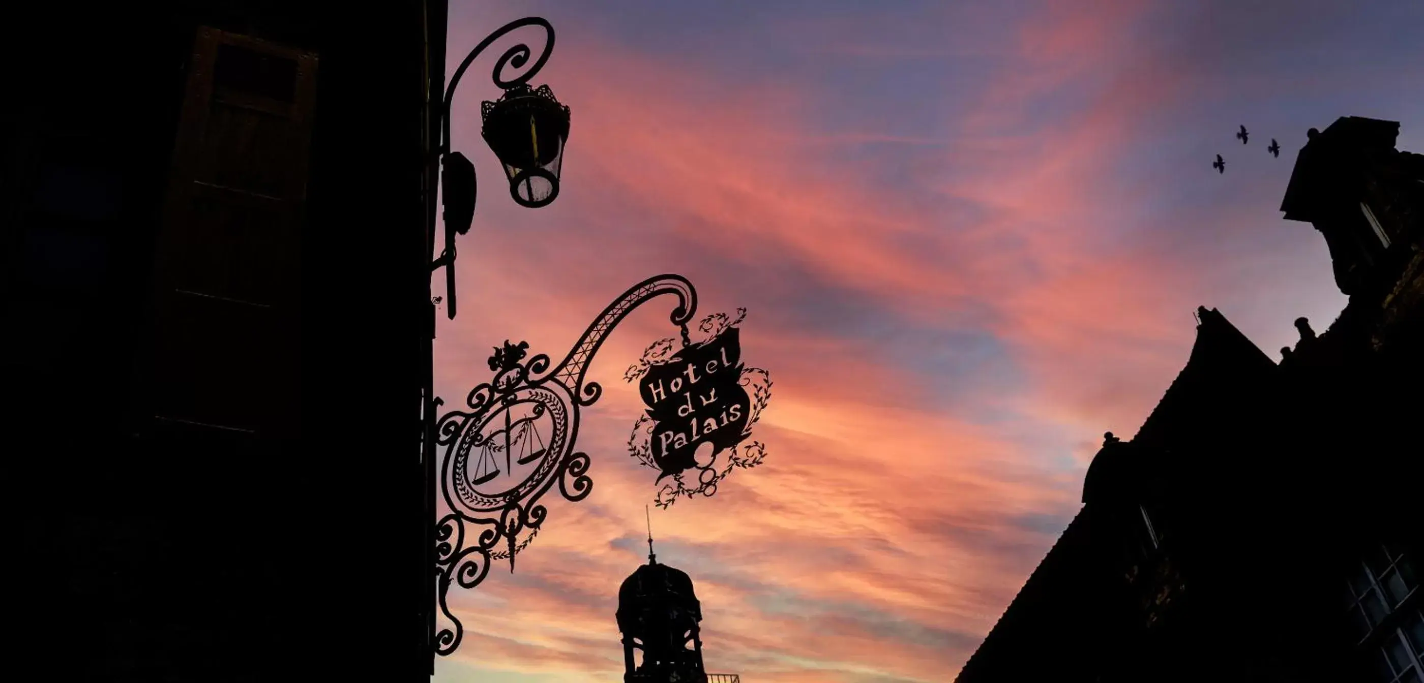 Property building, Sunrise/Sunset in Hotel du Palais Dijon