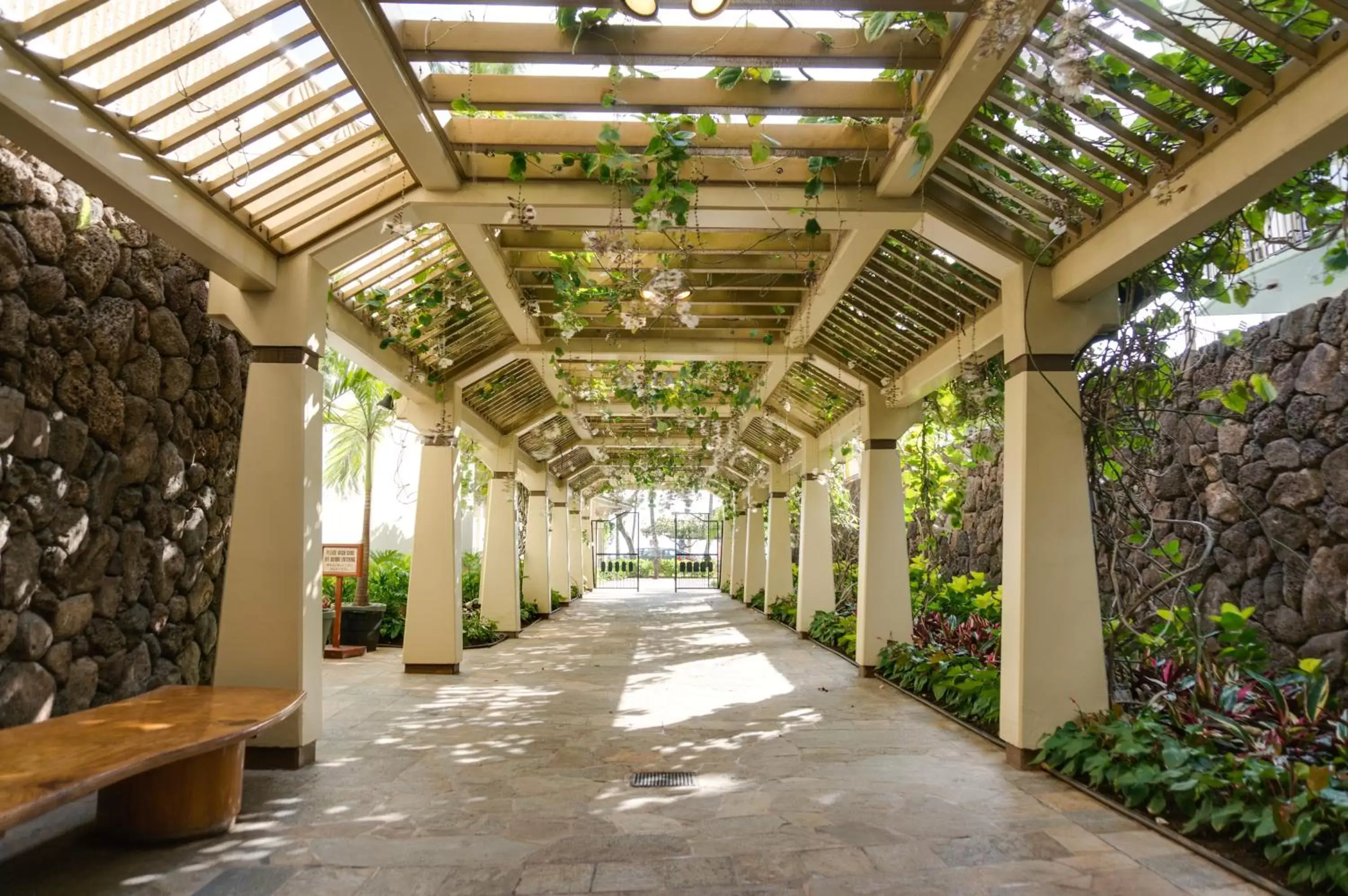 Facade/entrance in Aston Waikiki Beach Tower