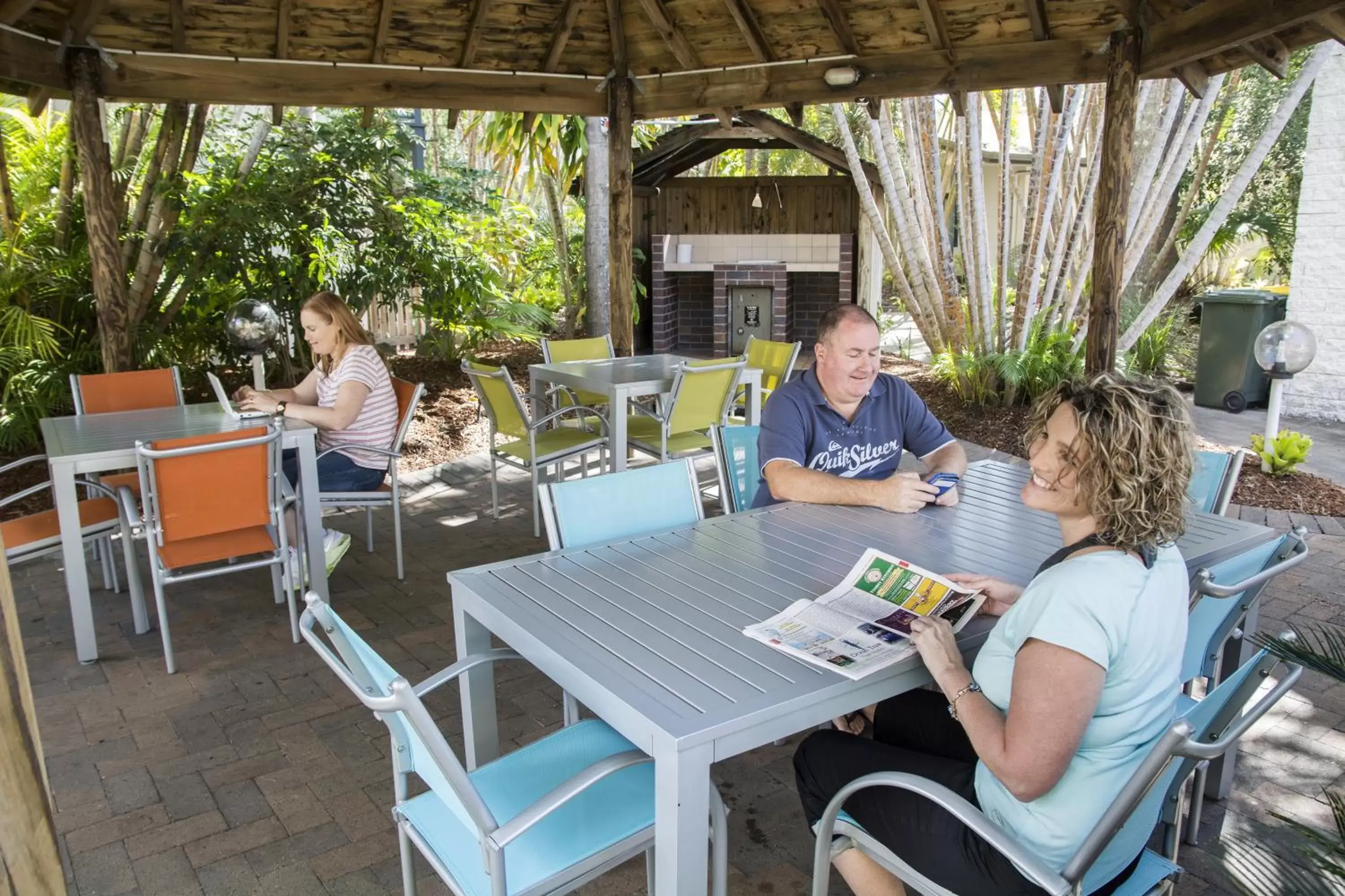 People, Restaurant/Places to Eat in The Beach Motel Hervey Bay
