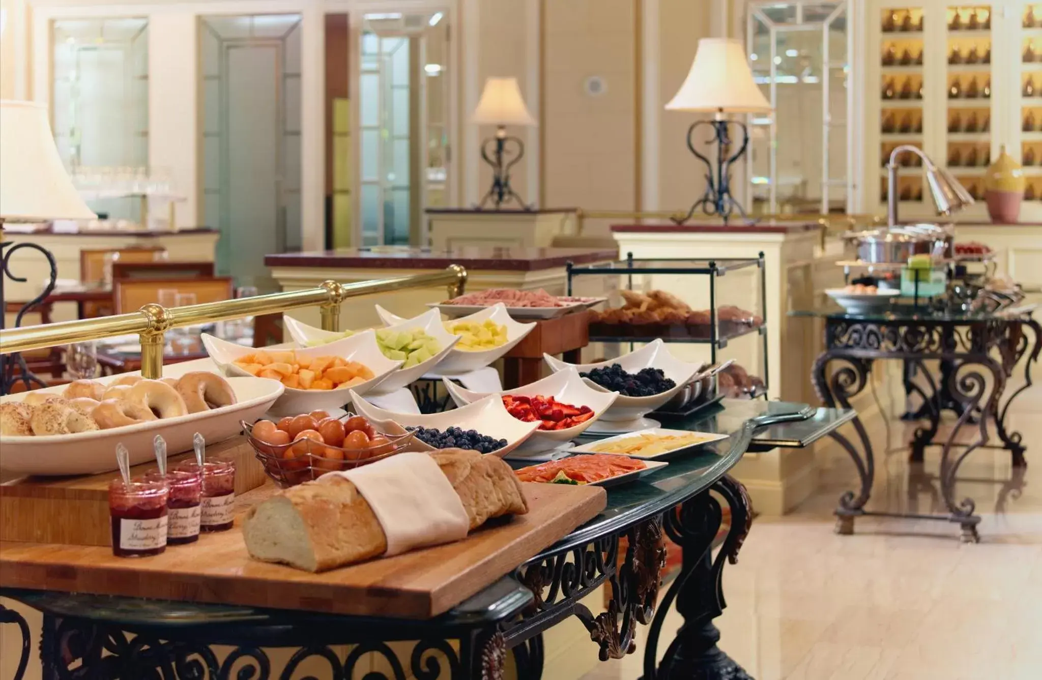 Buffet breakfast, Restaurant/Places to Eat in Omni Shoreham Hotel