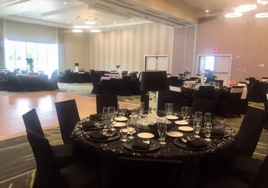 Banquet/Function facilities, Restaurant/Places to Eat in Holiday Inn & Suites Houston NW - Willowbrook, an IHG Hotel