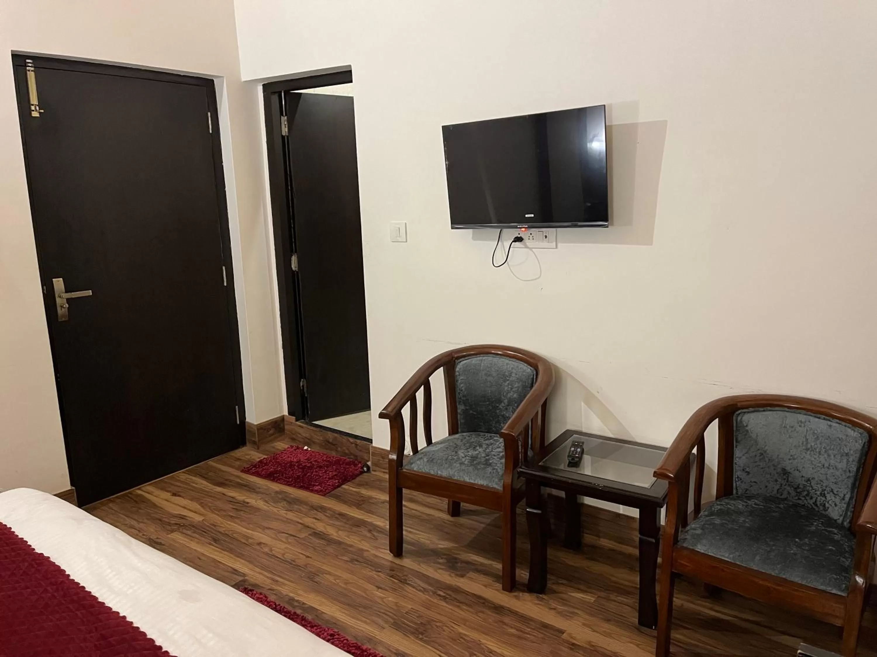 TV/Entertainment Center in Cedar Woods Resort