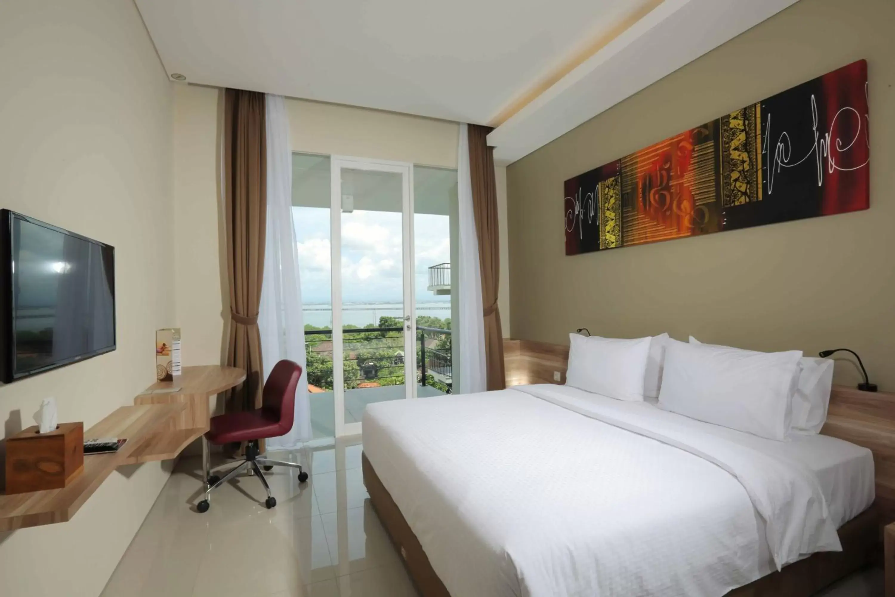 Bedroom, Bed in Mahogany Hotel Bedroom, Bed in Mahogany Hotel