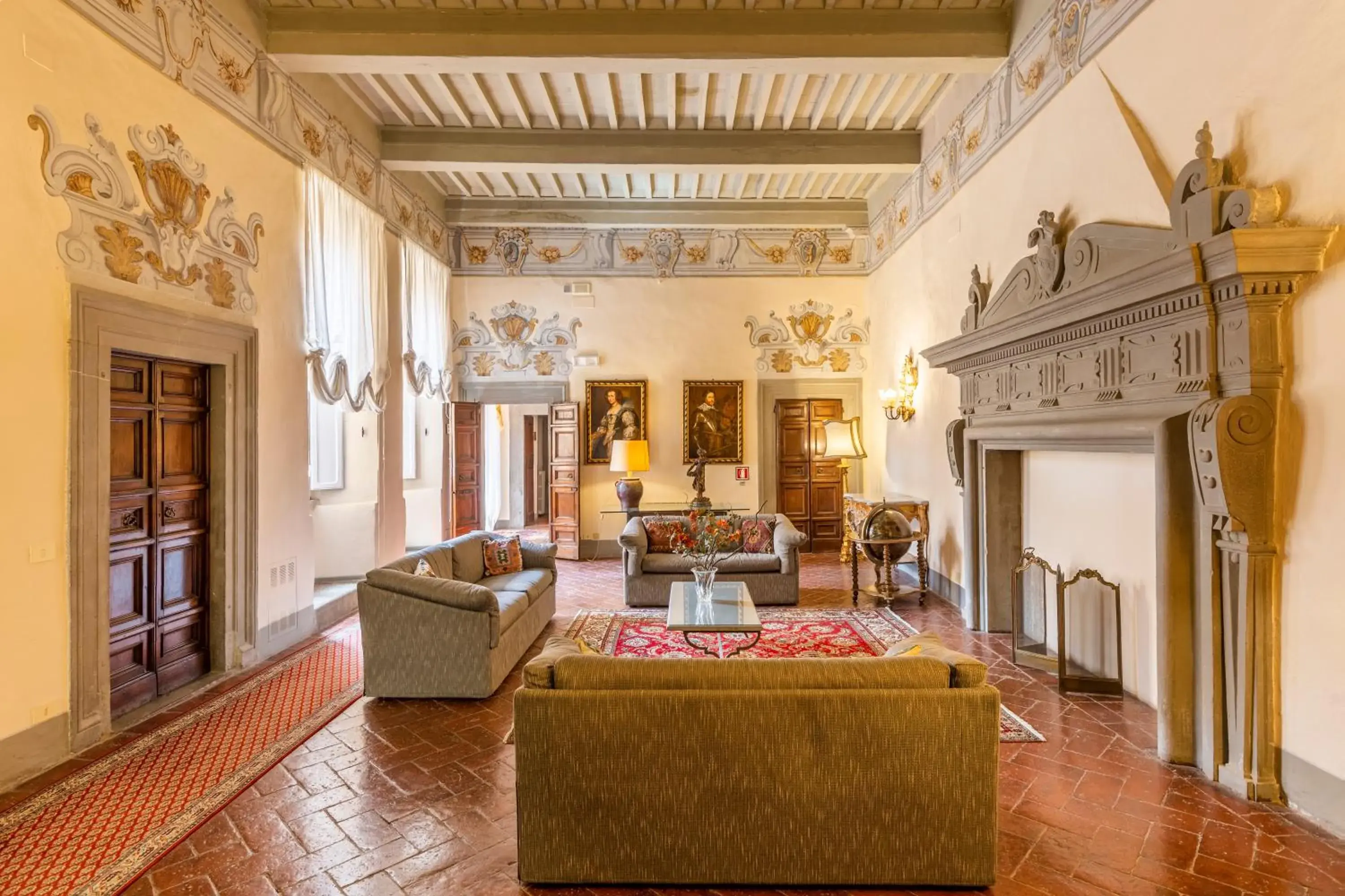 Communal lounge/ TV room in Hotel San Michele