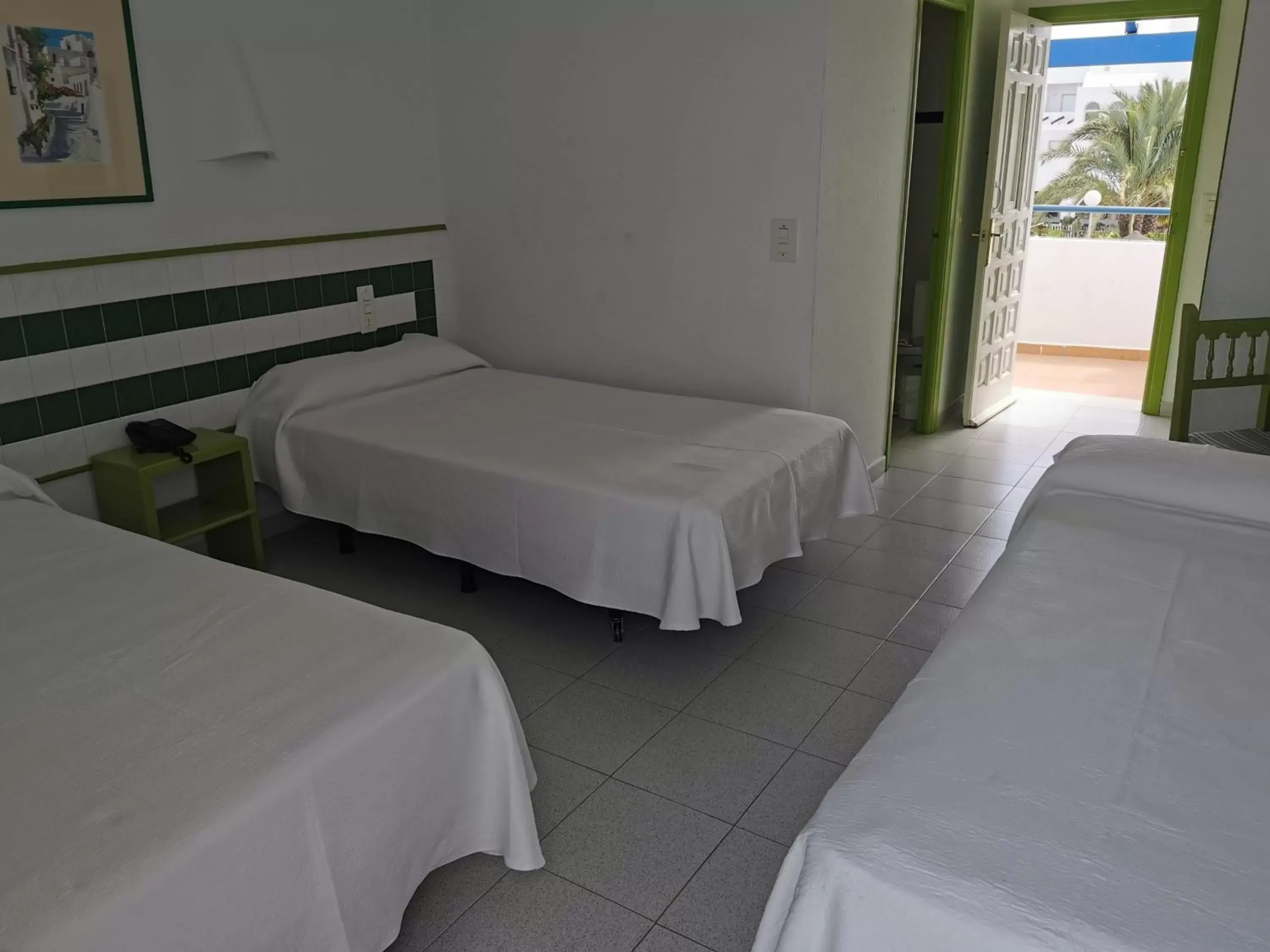 Property building, Bed in Hotel El Puntazo I