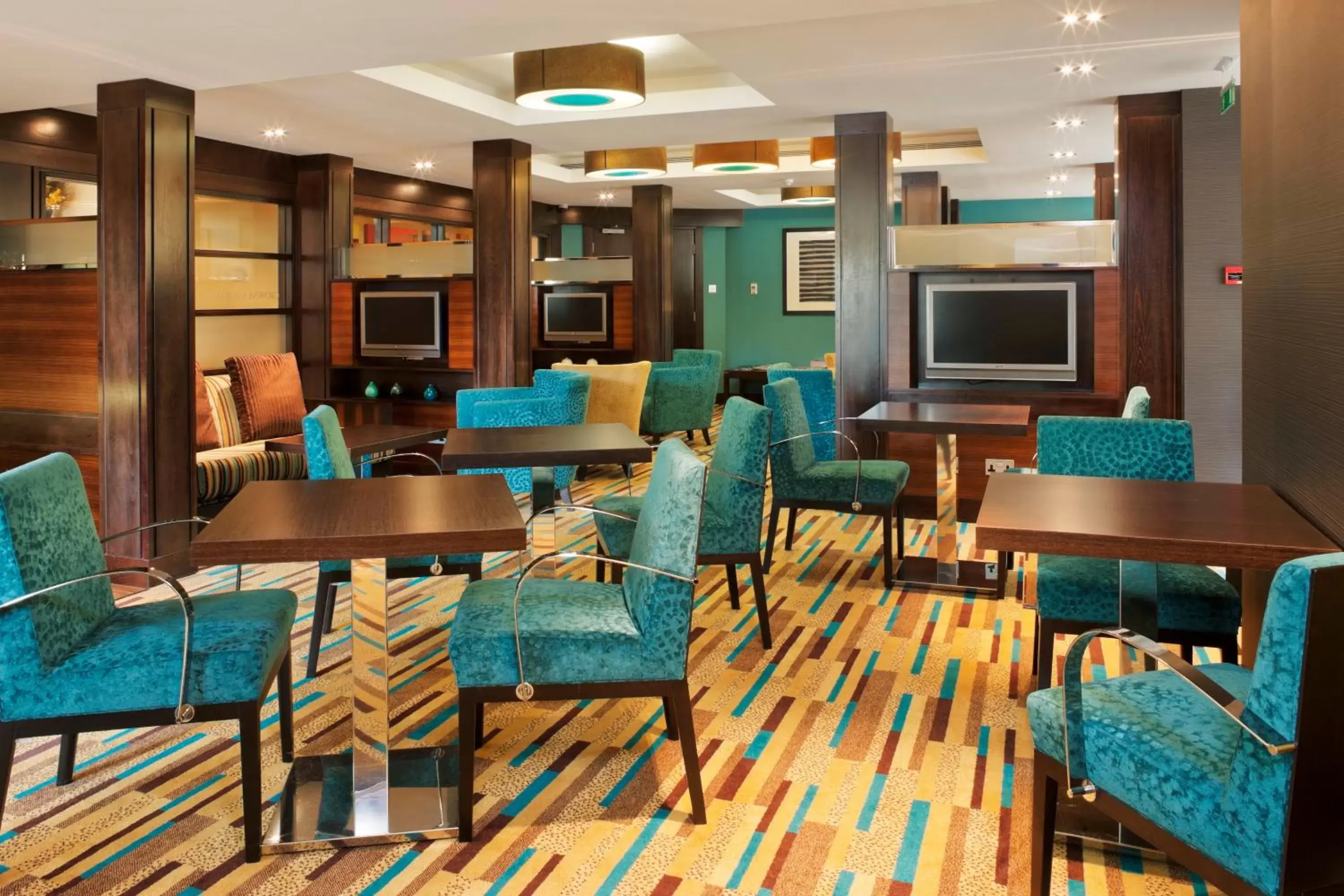 Other, Lounge/Bar in Crowne Plaza London - Gatwick Airport, an IHG Hotel