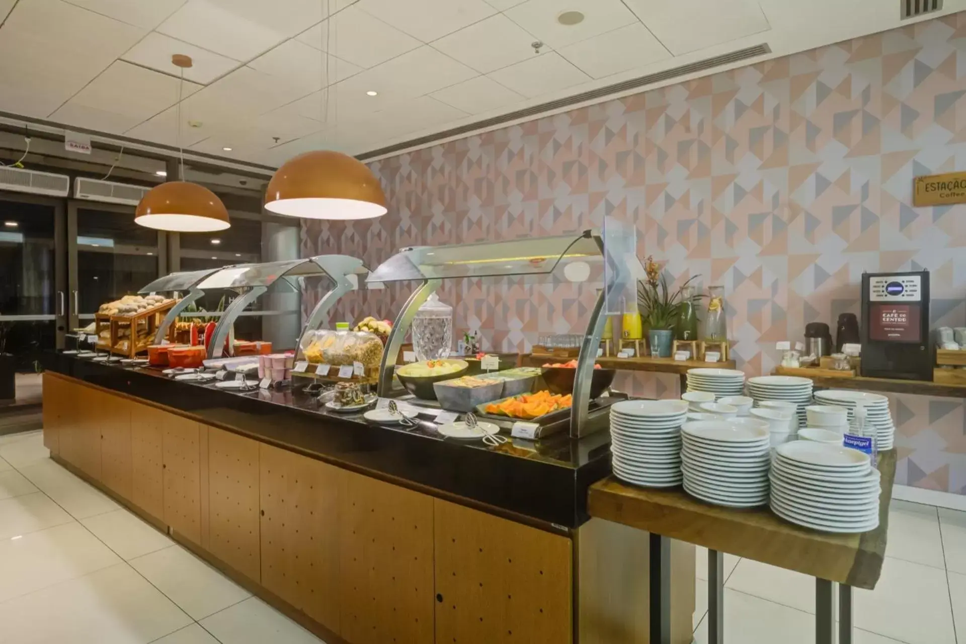 Buffet breakfast, Restaurant/Places to Eat in Quality Hotel São Caetano