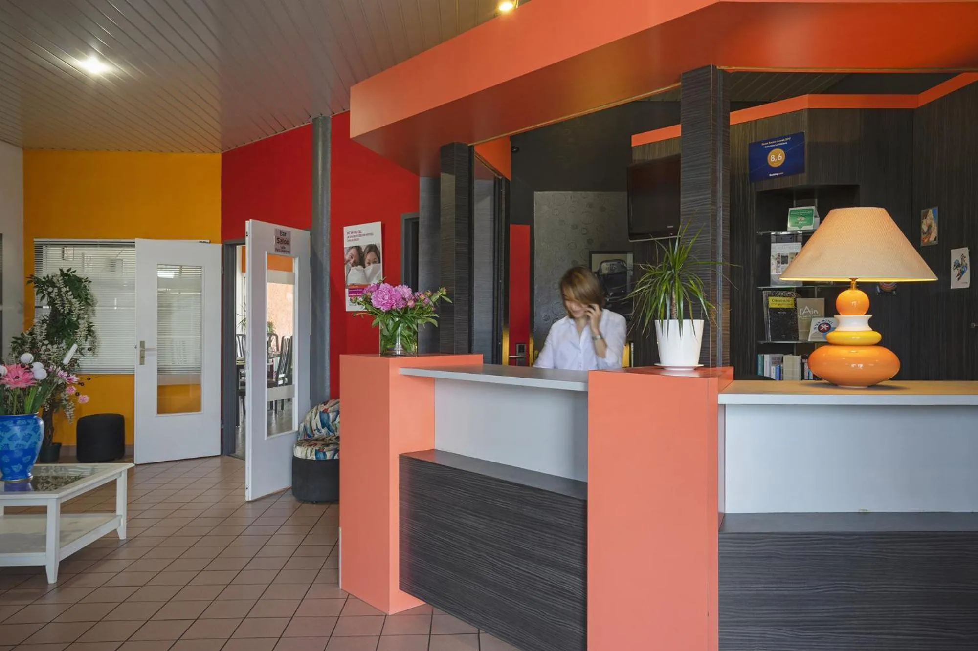 Lobby or reception in The Originals Boutique, Hôtel Le Pillebois, Bourg-en-Bresse Nord