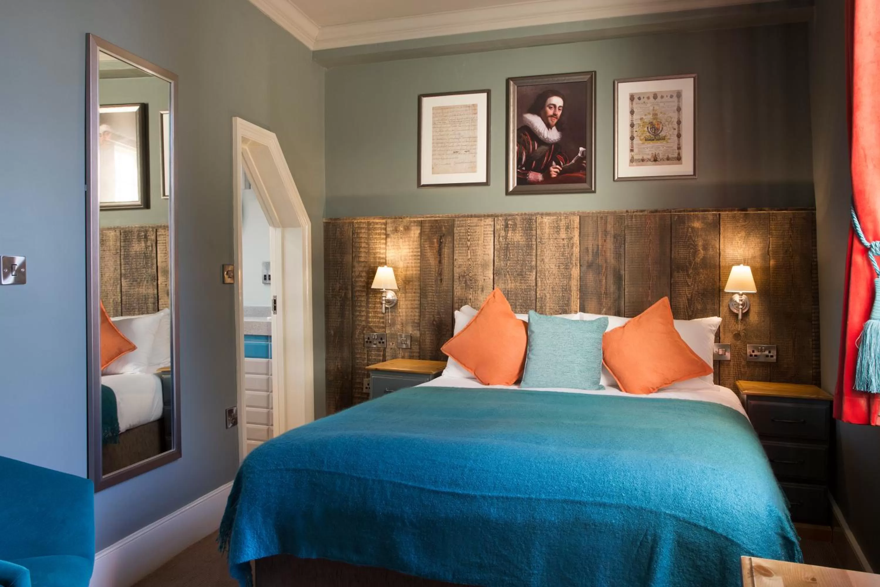 Superior Double Room in The Ostrich Inn Colnbrook London Heathrow