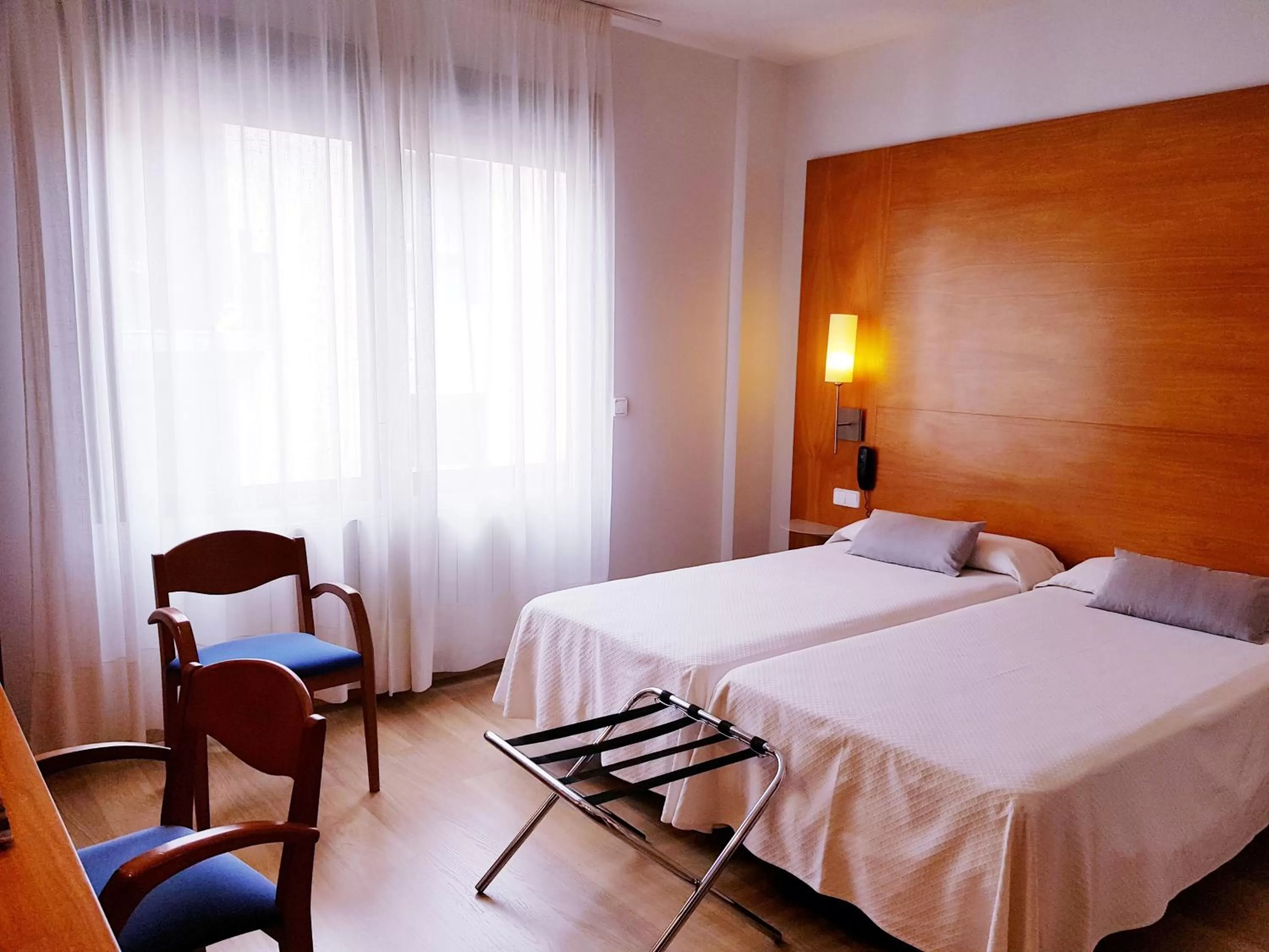 Bedroom, Bed in Peninsular