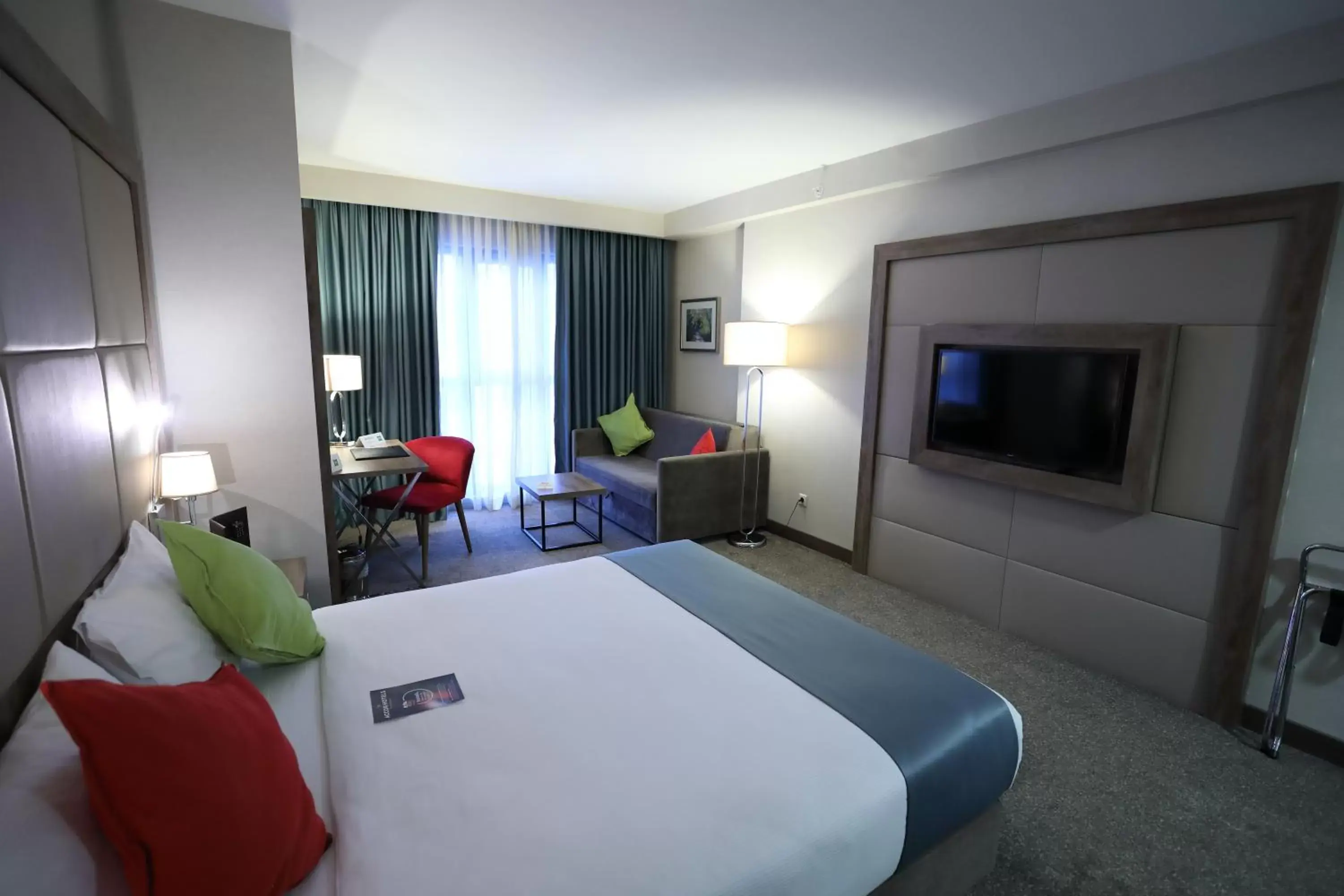 Bed, TV/Entertainment Center in ibis Styles Istanbul Bomonti