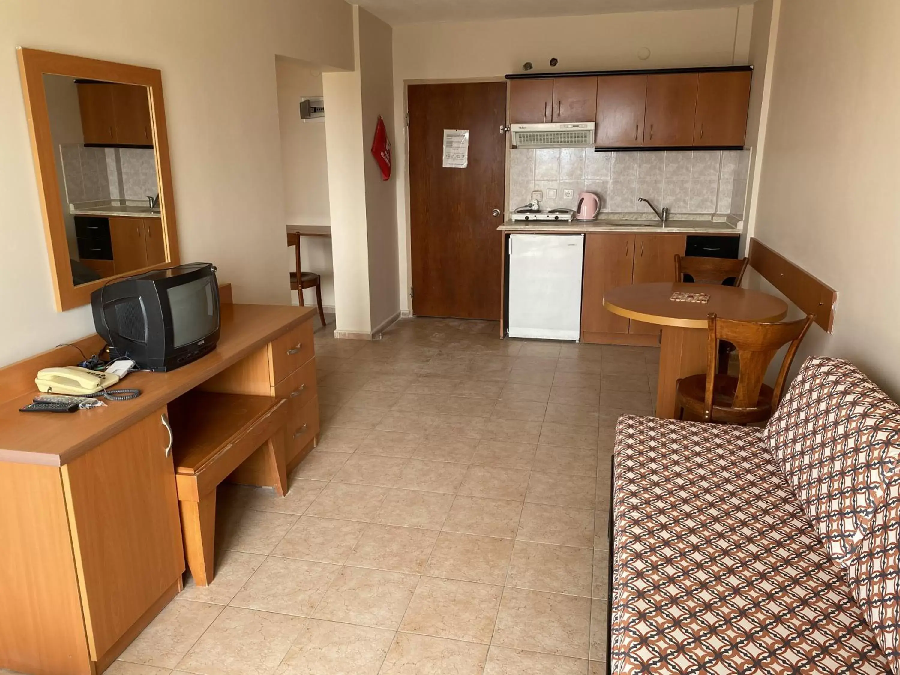 Kitchen/Kitchenette in Tuntas Family Suites Kusadasi