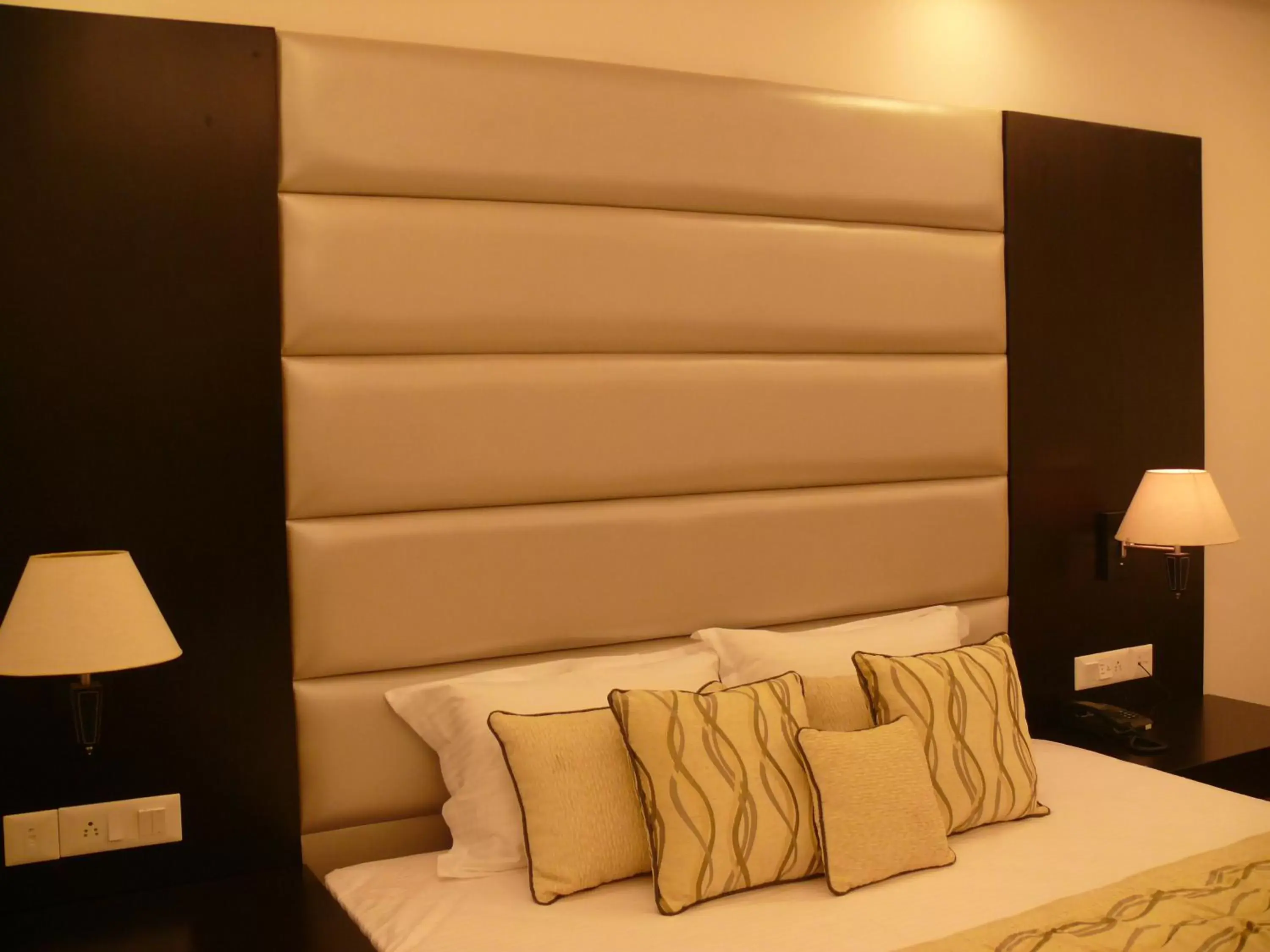 Bedroom, Bed in Ramada Jamshedpur Bistupur