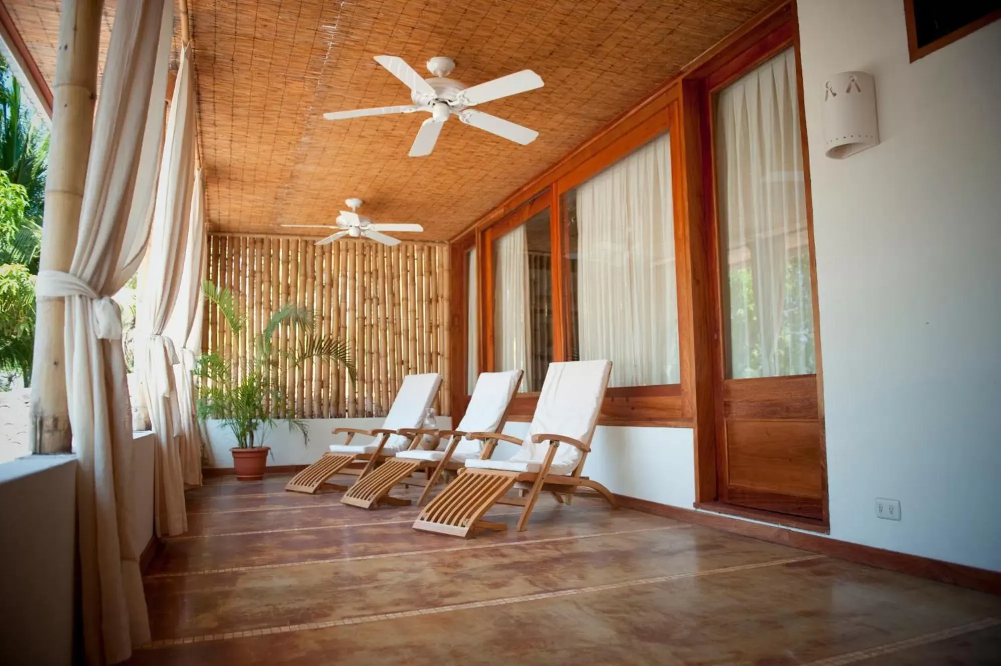 Balcony/Terrace in Capitán Suizo Beachfront Boutique Hotel