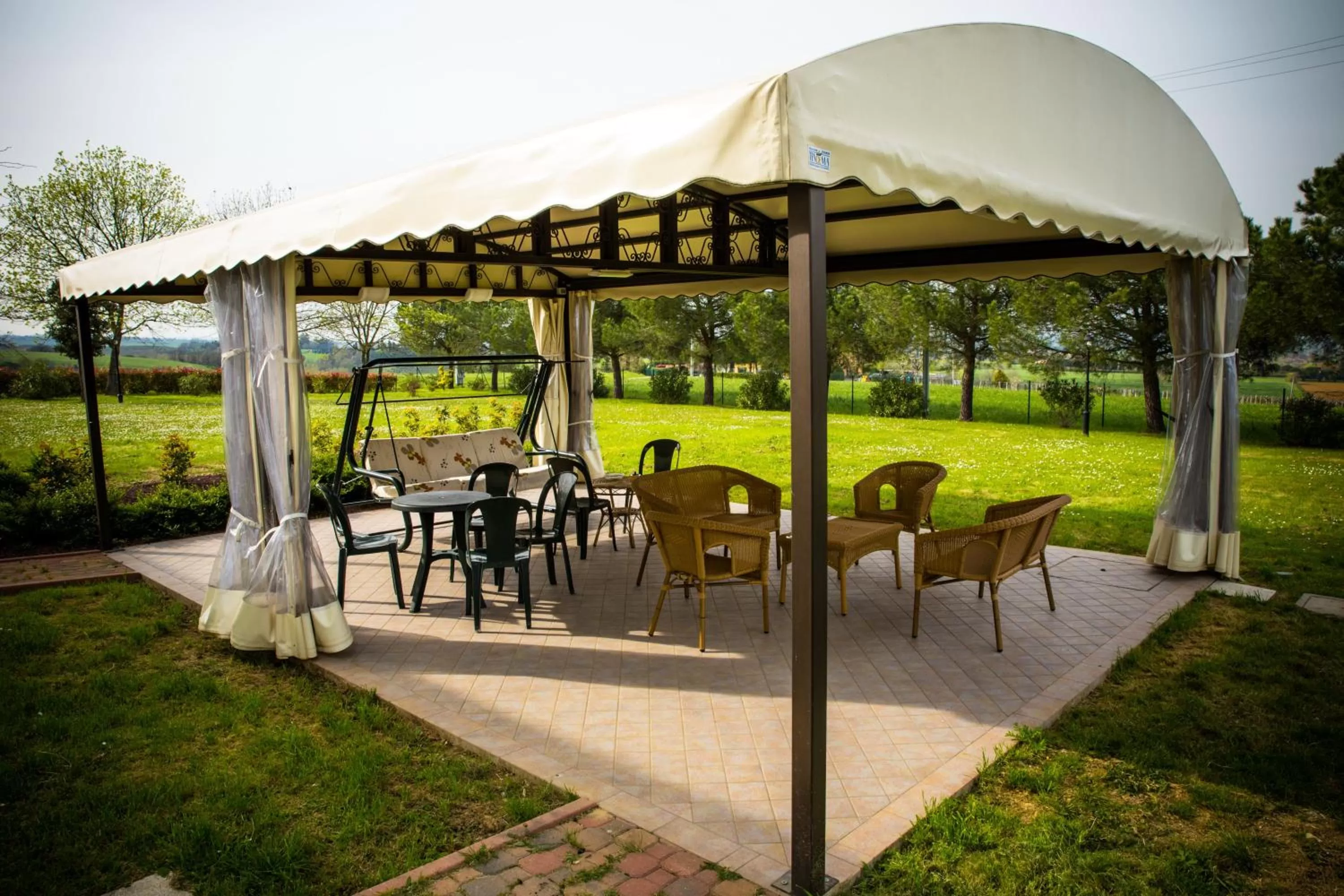 Business facilities in B&B Magic