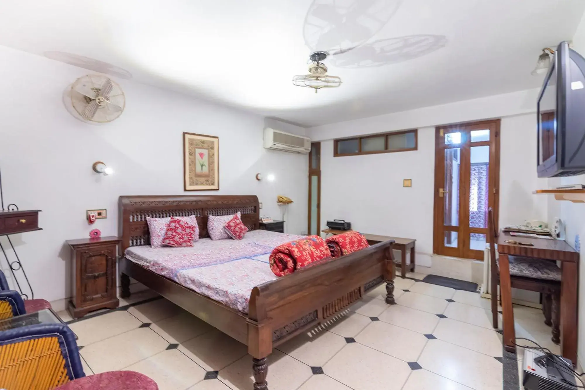 Bedroom, Bed in Jaipur Inn