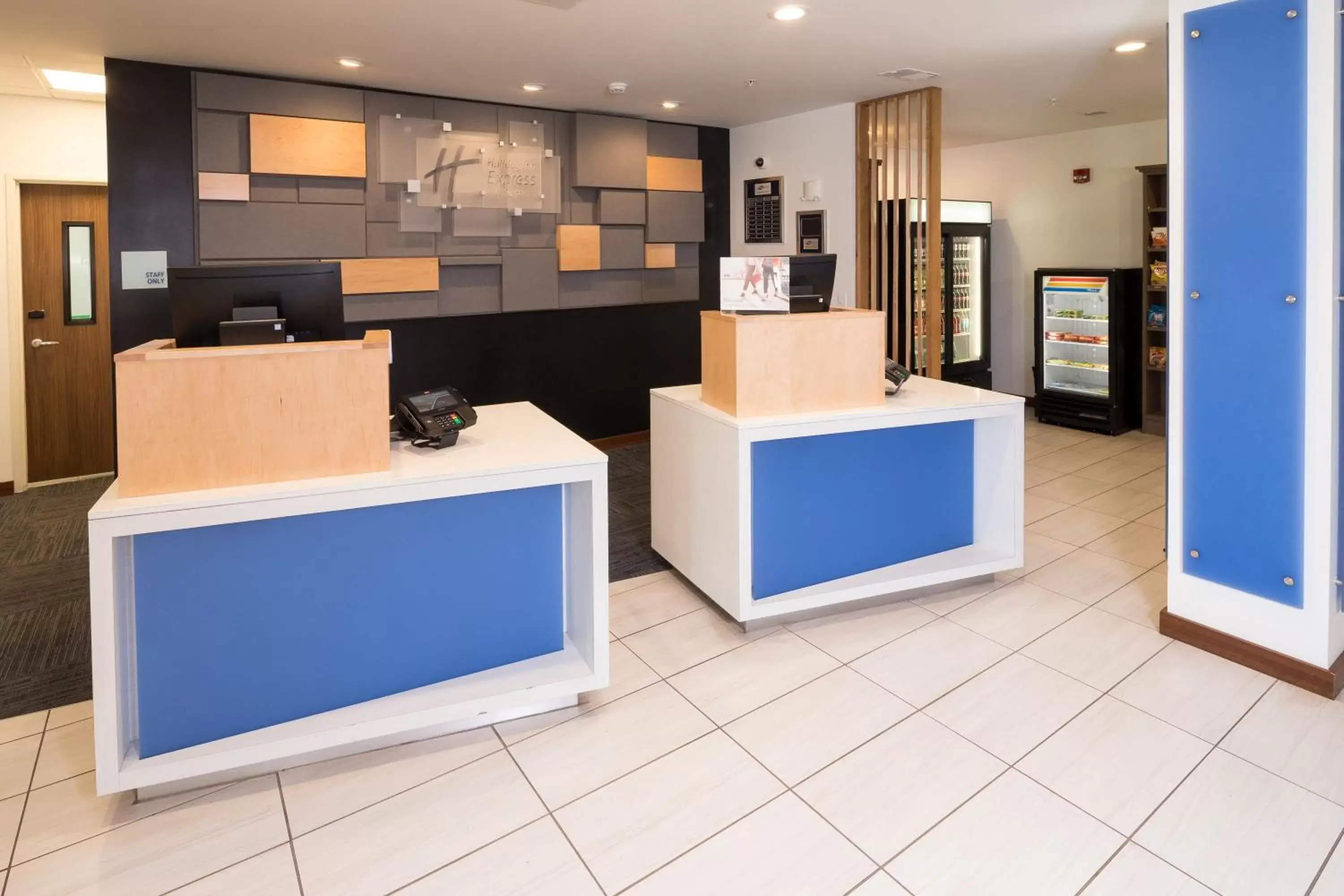 Property building, Lobby/Reception in Holiday Inn Express & Suites - Portage, an IHG Hotel