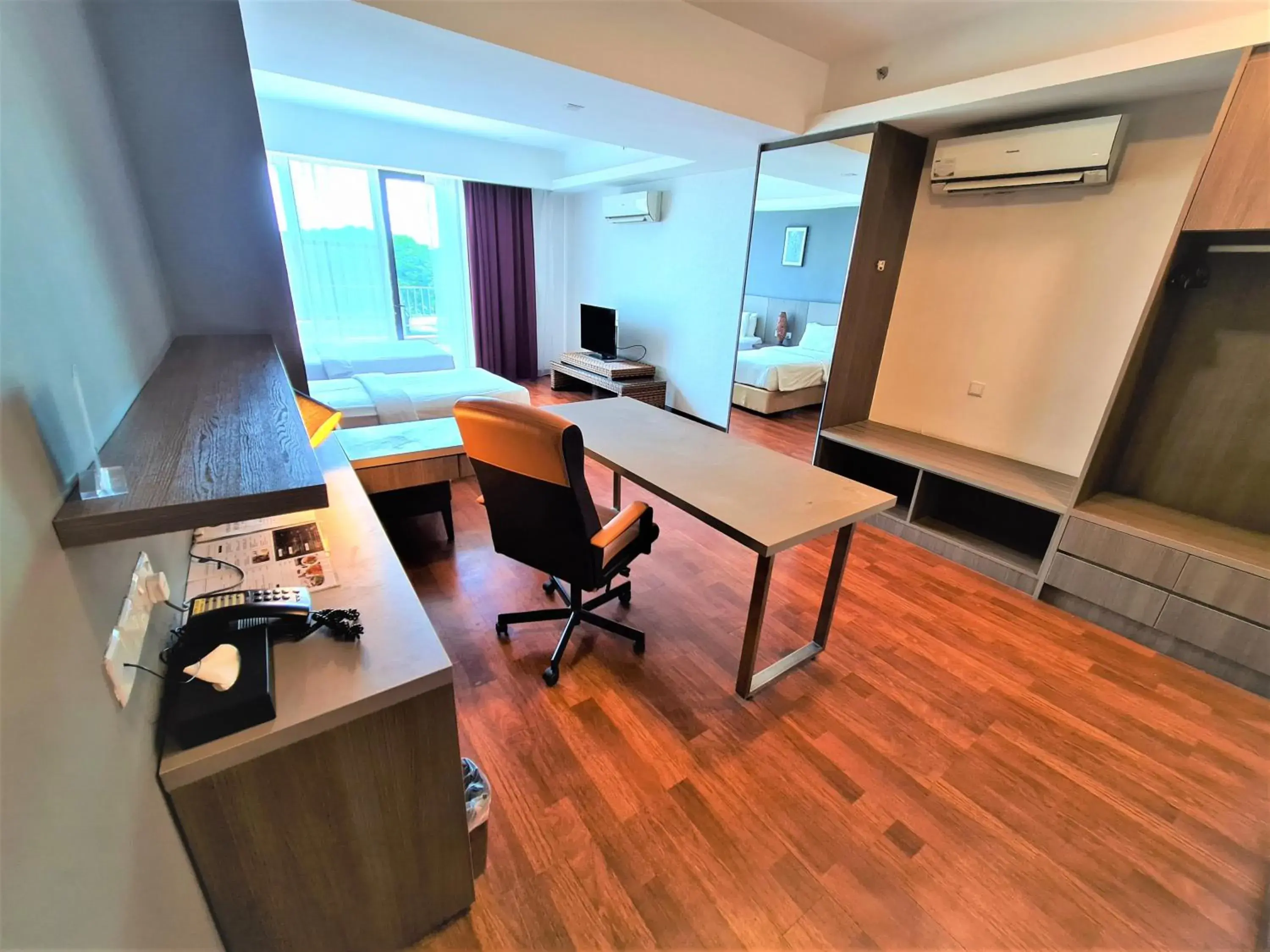 Kitchen/Kitchenette in Nexus Business Suite Hotel