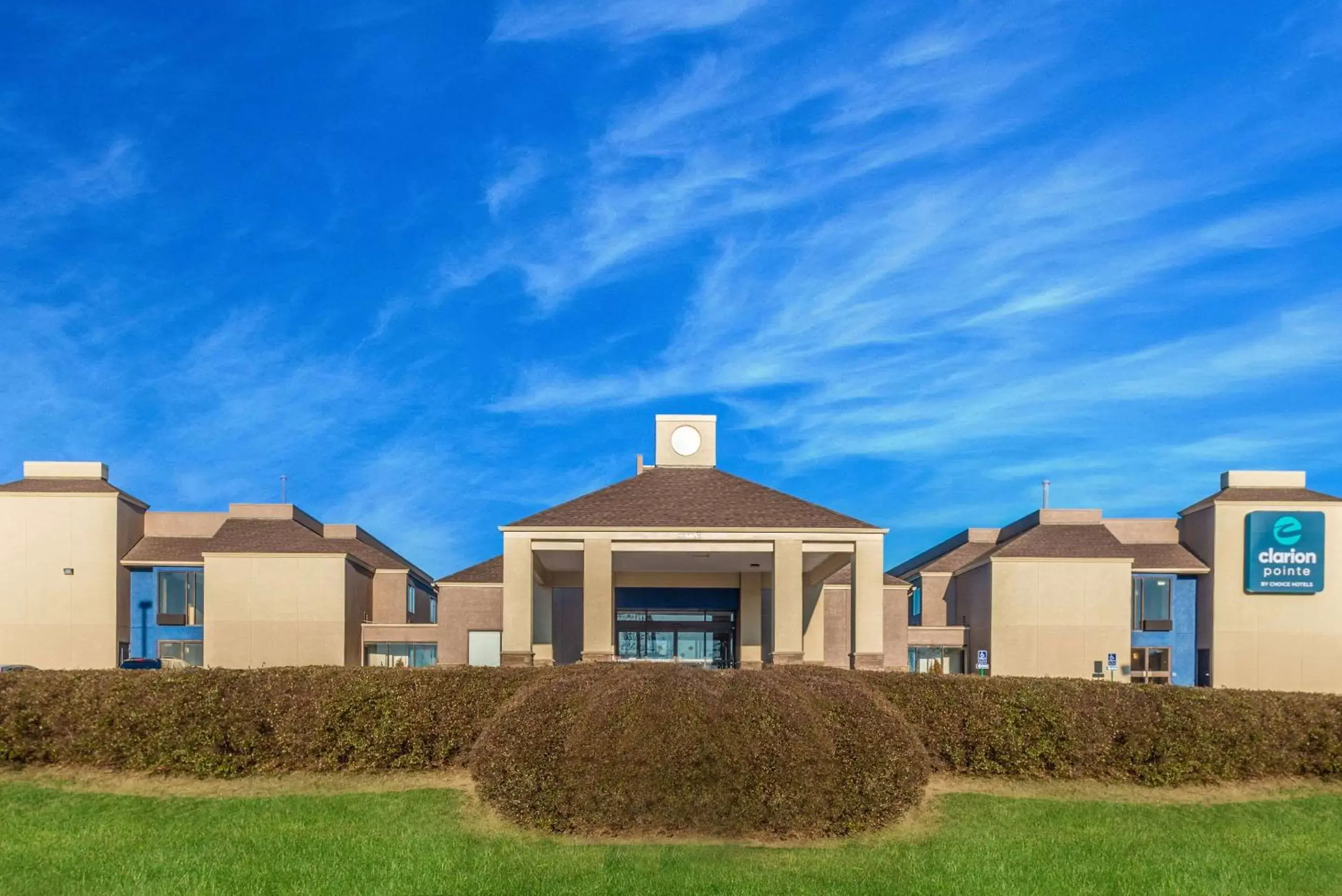 Property building in Clarion Pointe Harrisonburg Property building in Clarion Pointe Harrisonburg