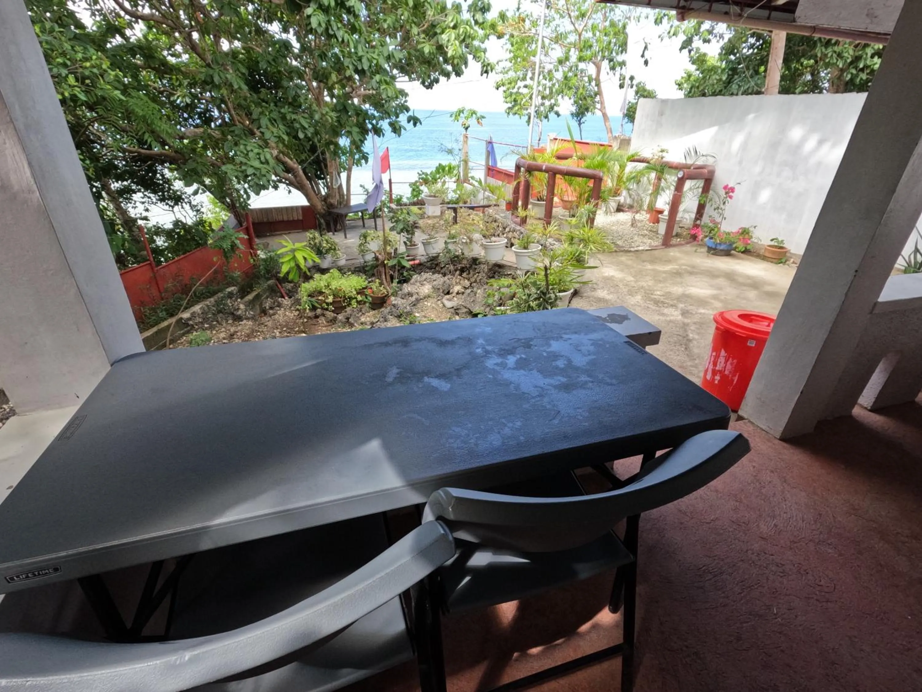 Seating area in Gratum Beach Resort