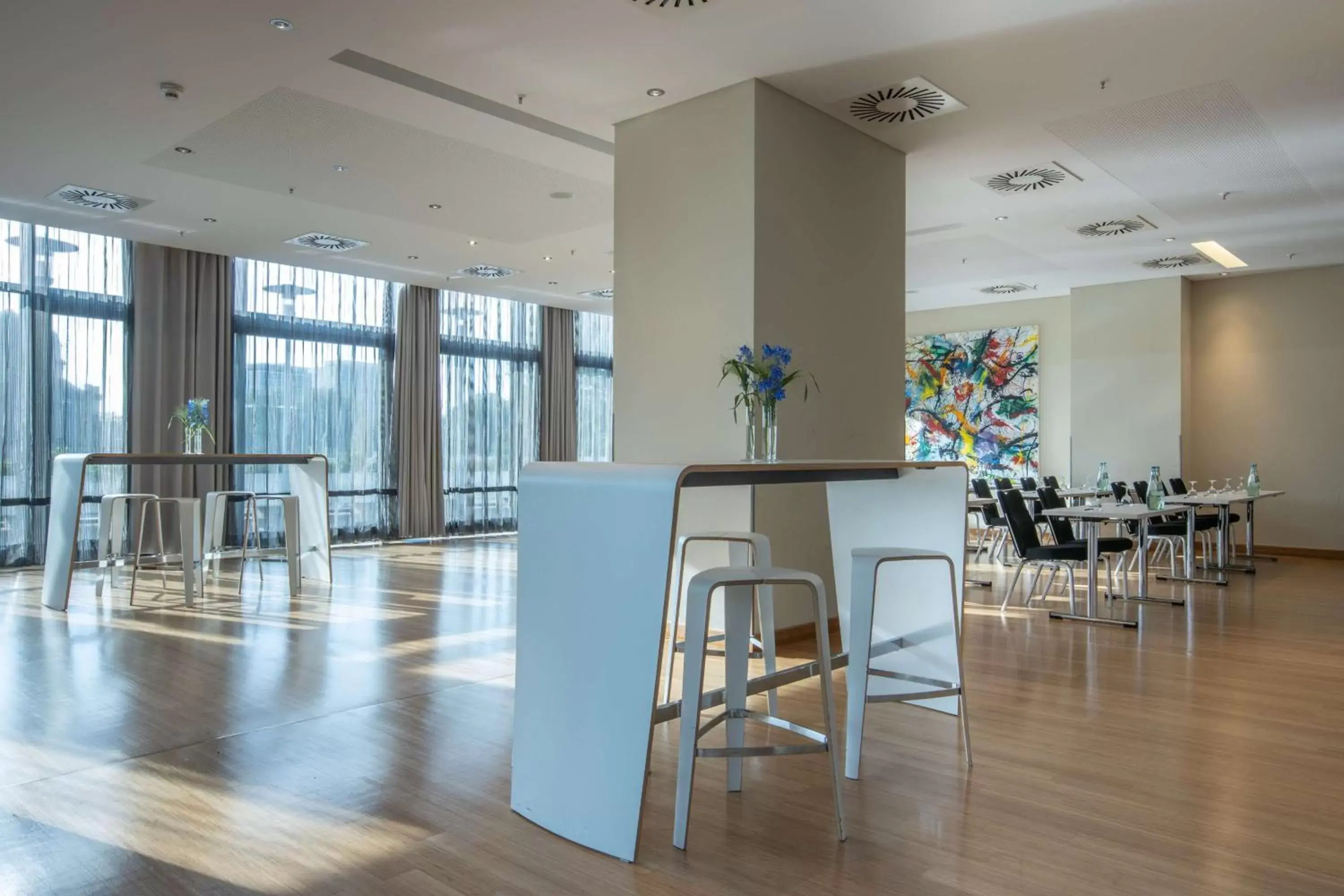 Business facilities, Restaurant/Places to Eat in Radisson Blu Hotel, Hamburg