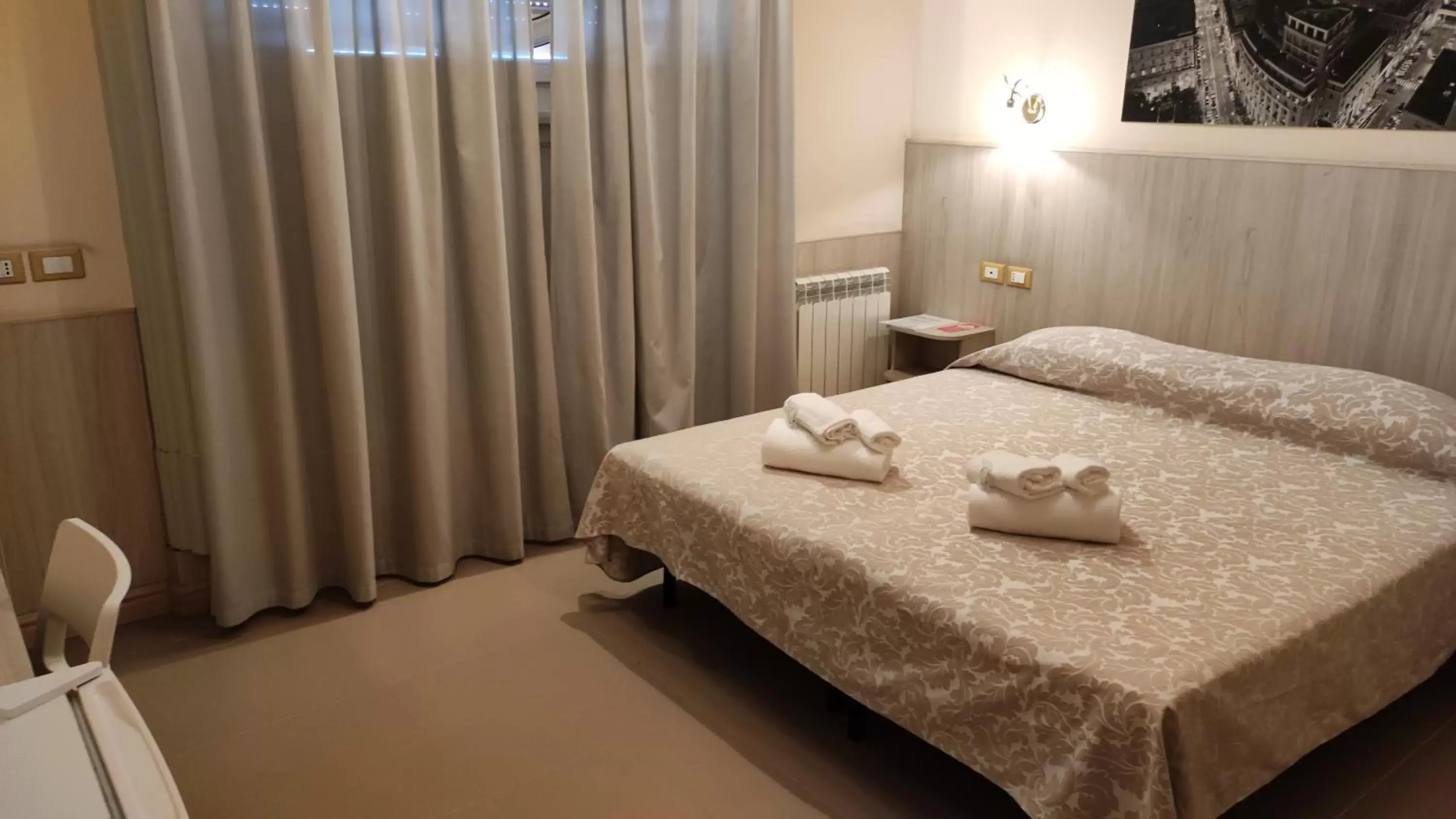 Bedroom, Bed in Hotel Cantore