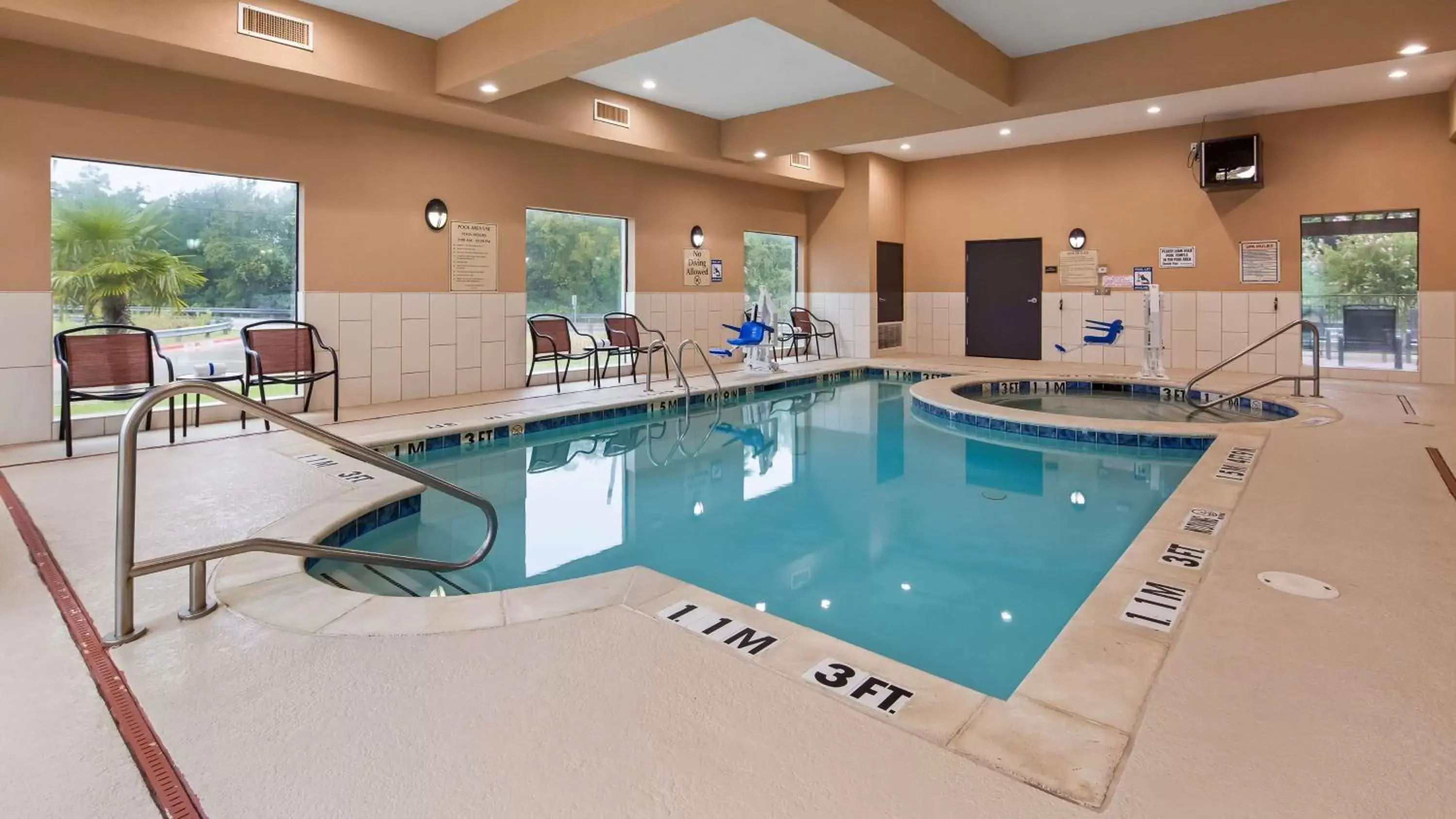 On site, Swimming Pool in Best Western Plus Burleson Inn & Suites