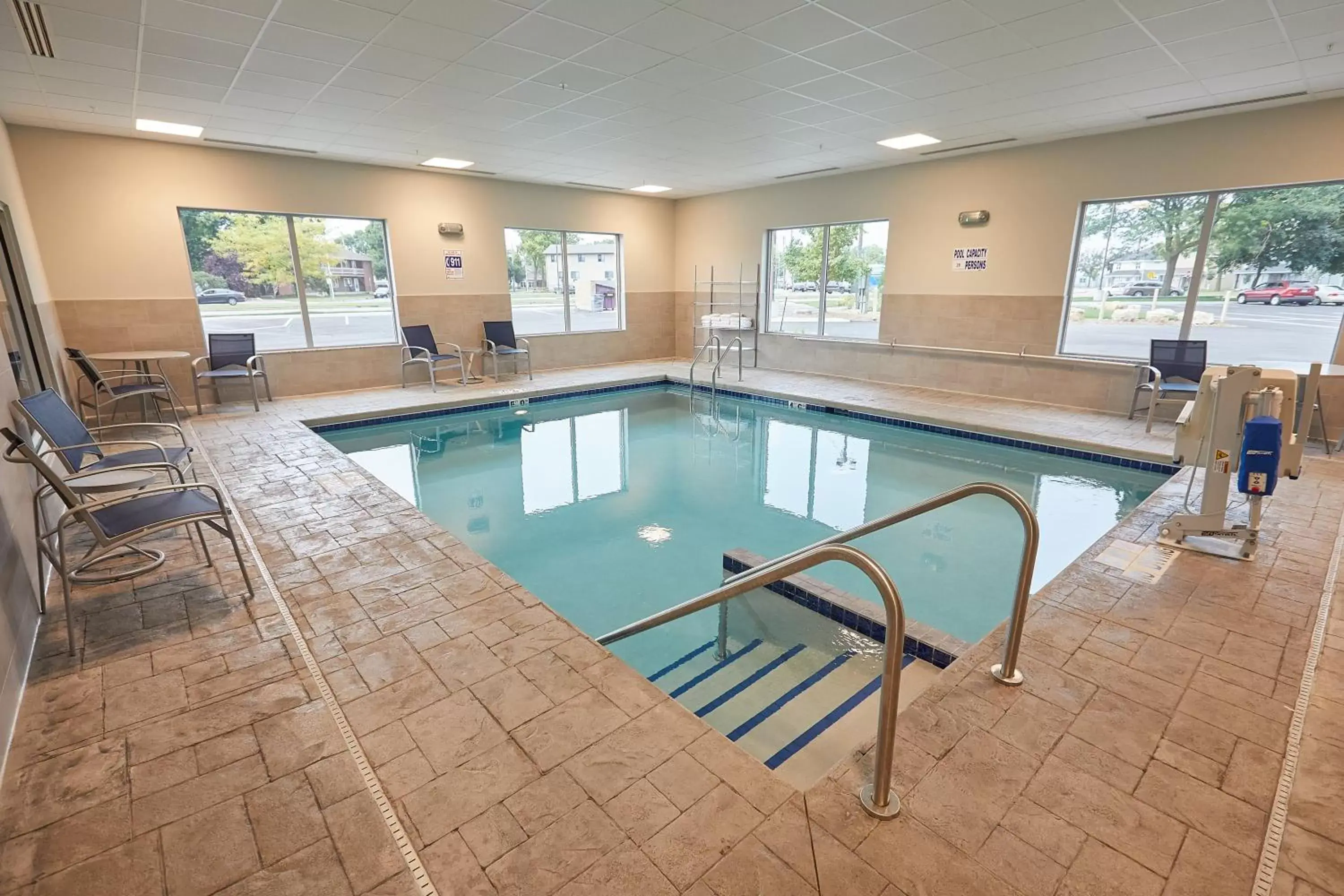 Swimming Pool in Gundersen Hotel & Suites