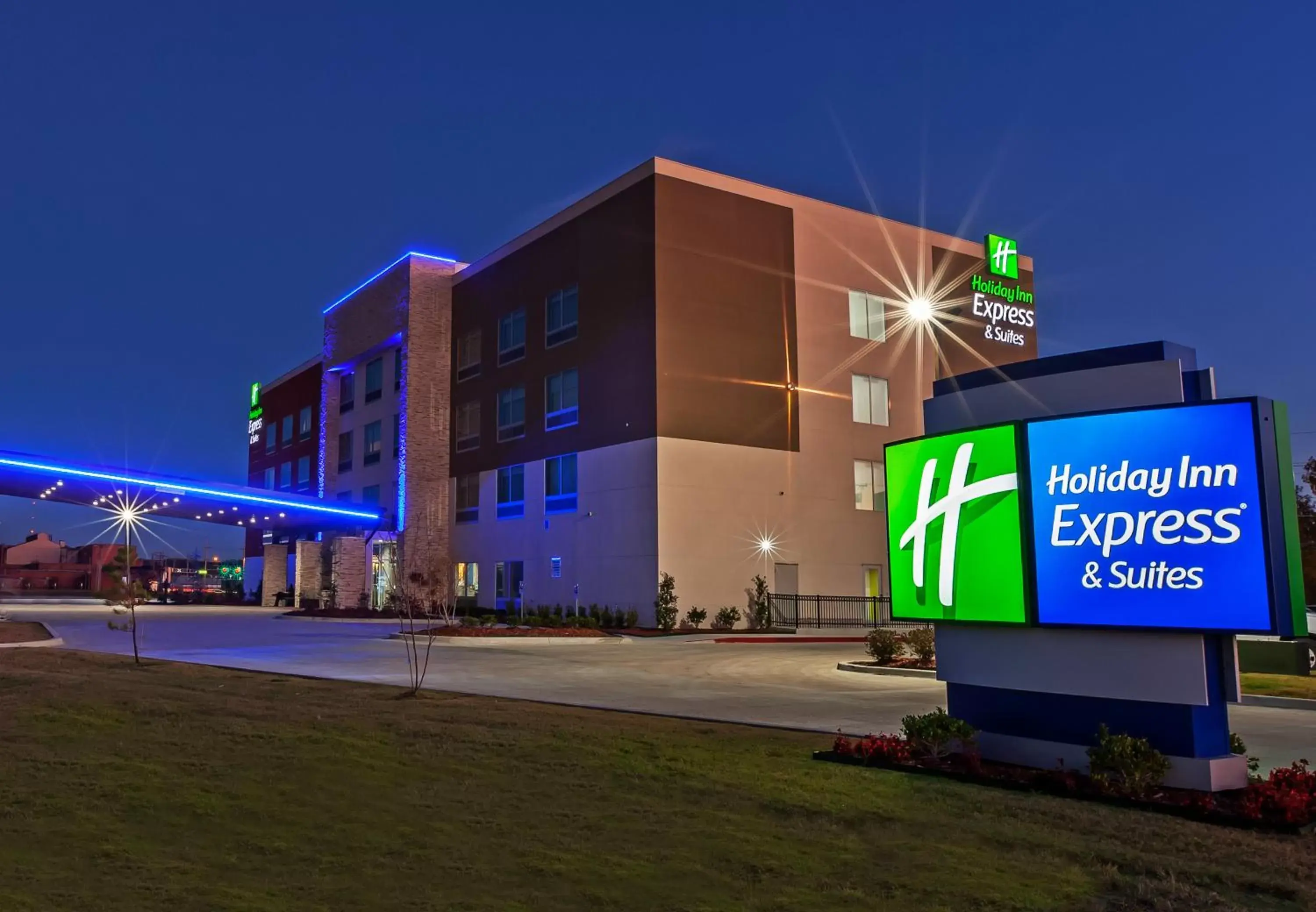 Property Building in Holiday Inn Express & Suites Tulsa West - Sand Springs, an IHG Hotel