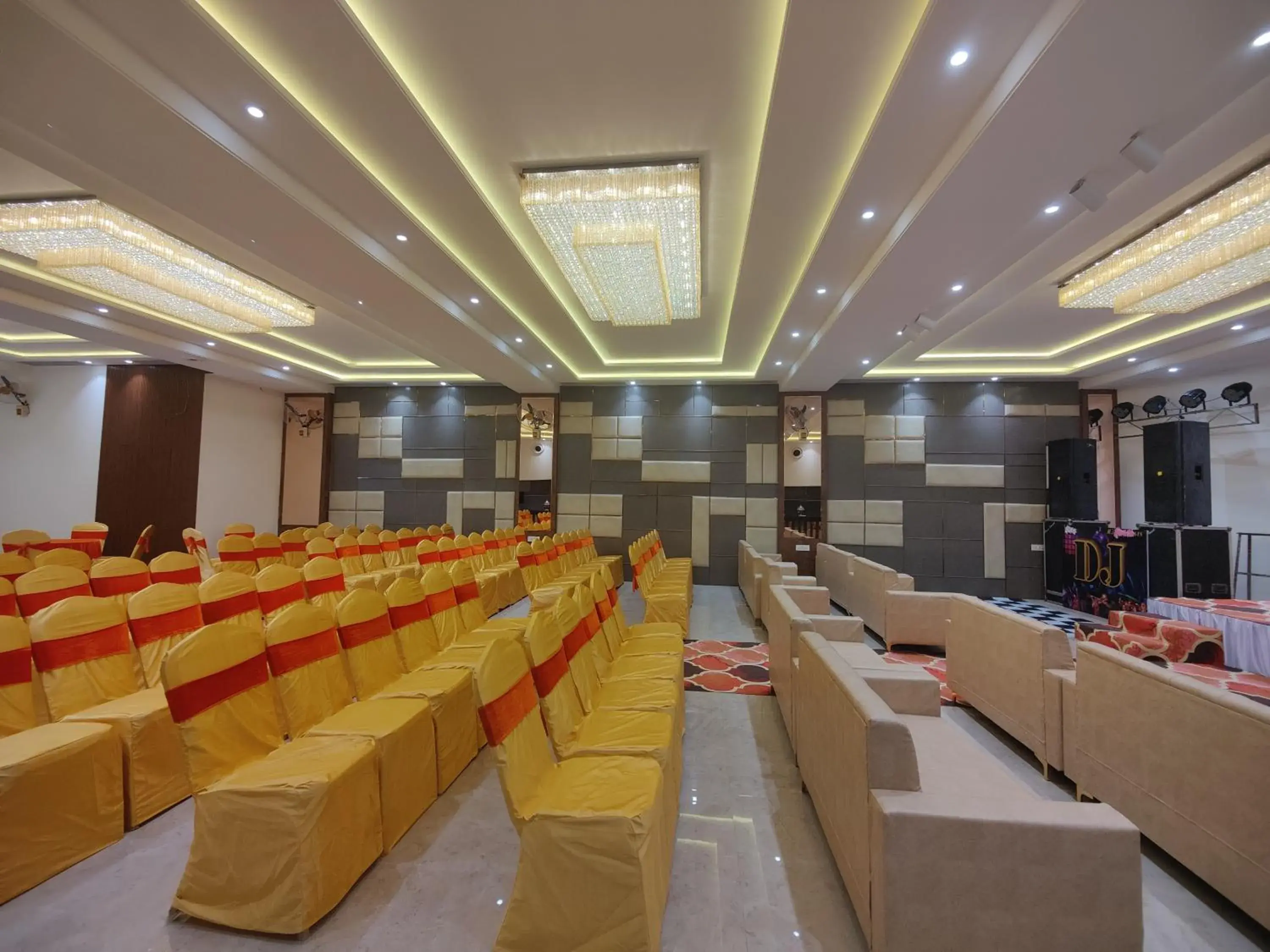 Banquet/Function facilities in Hotel Ganpati Palace