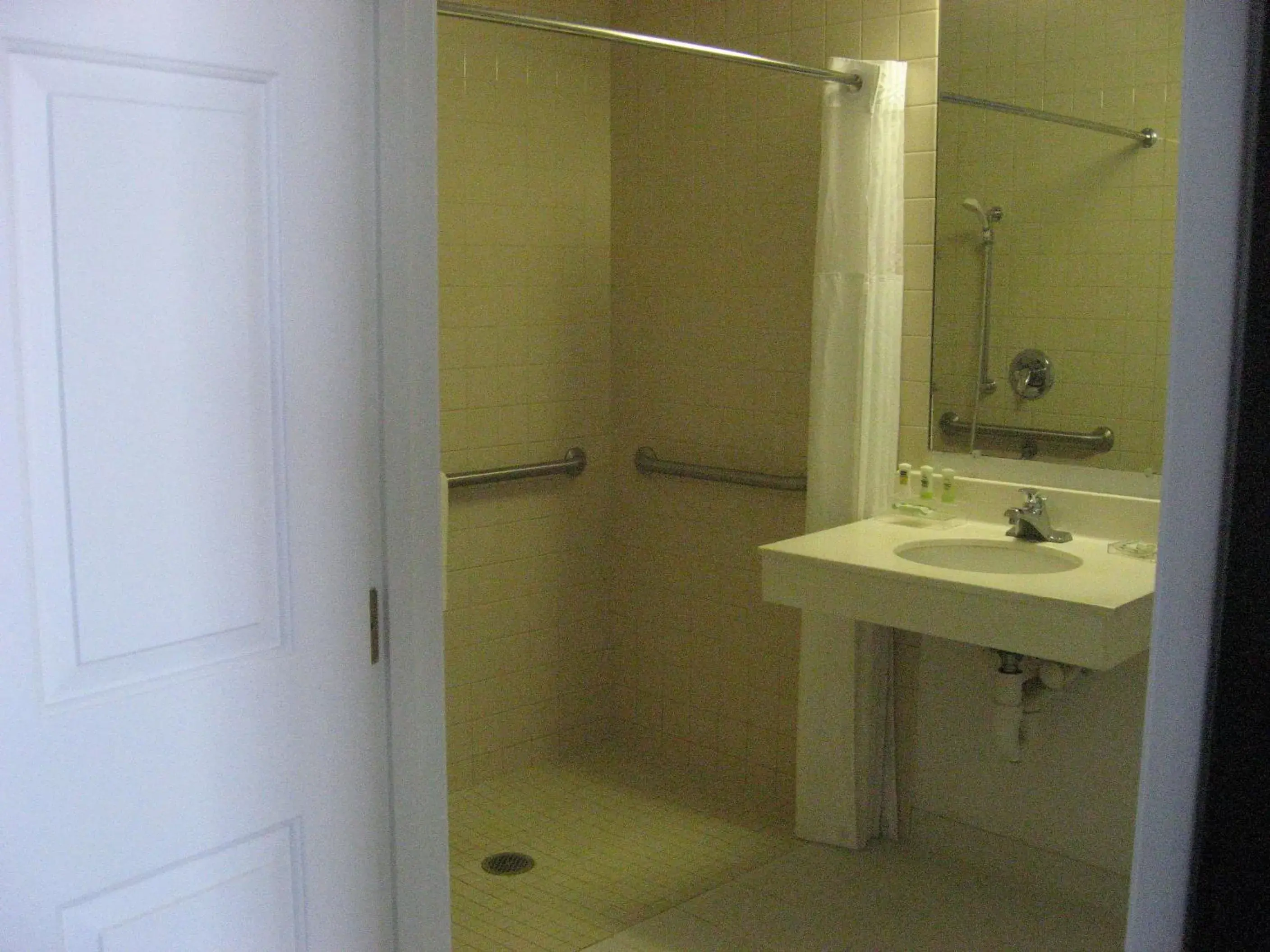 Bathroom in Country Inn & Suites by Radisson, Wausau, WI