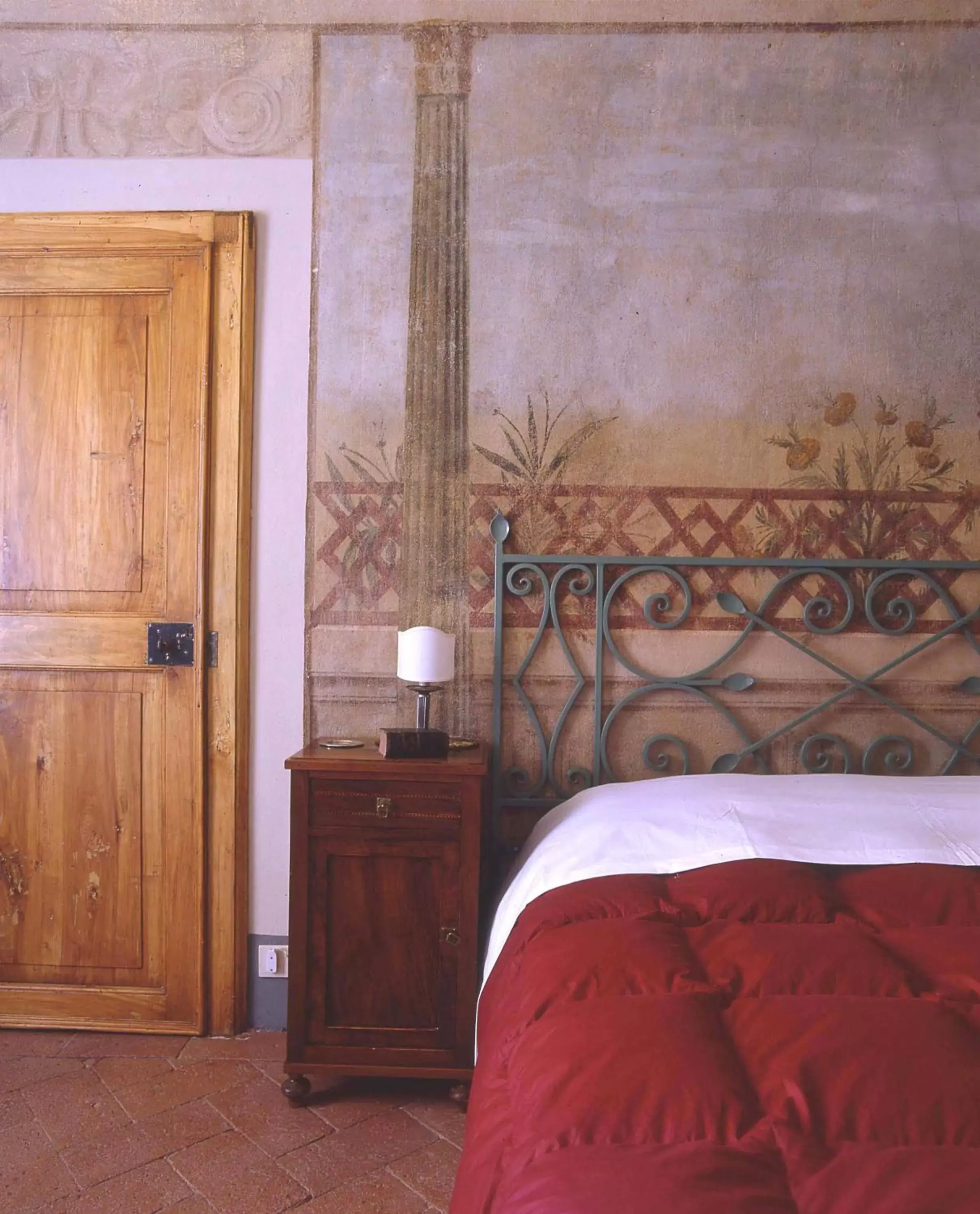 Photo of the whole room, Bed in antica casa "le rondini"