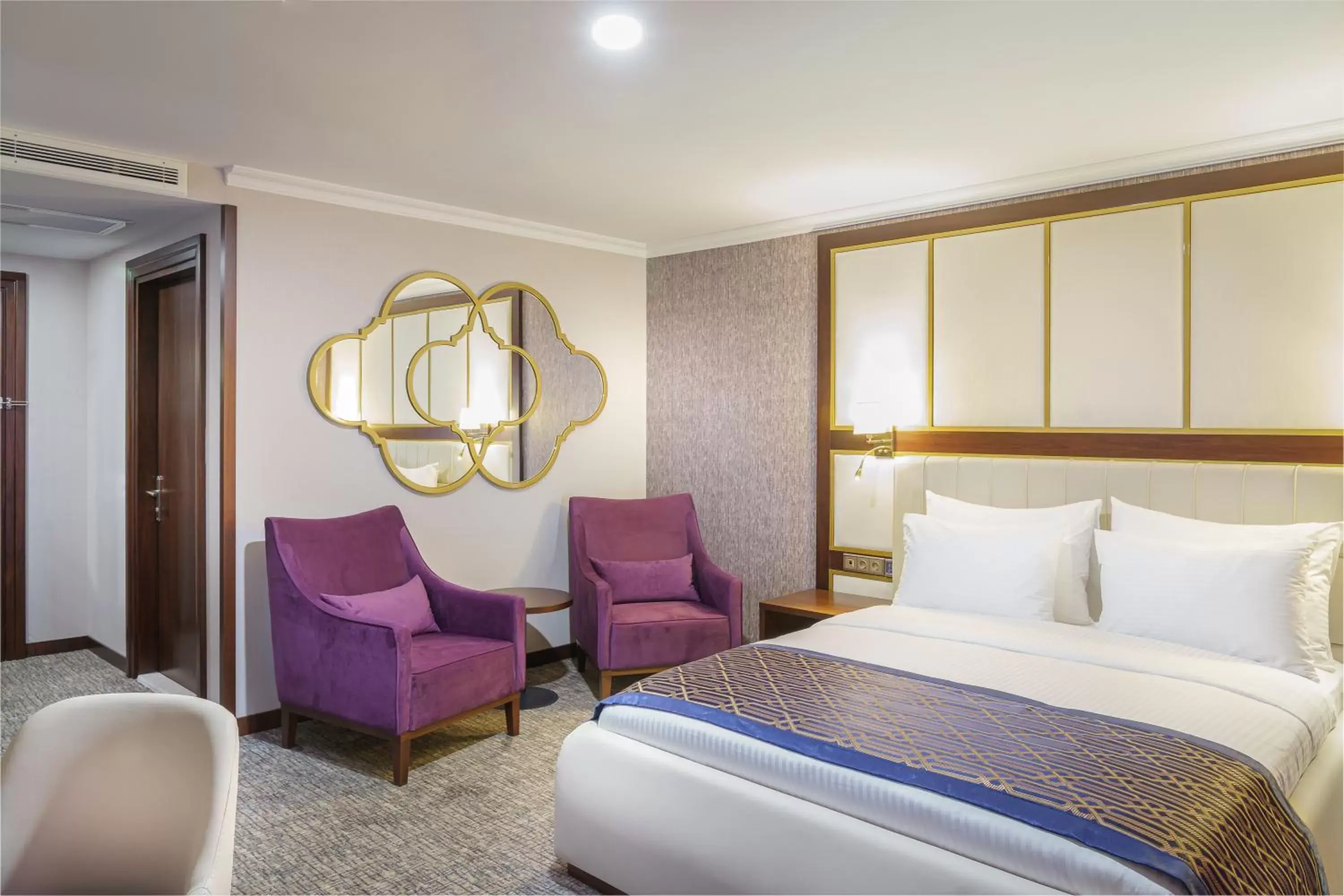 Photo of the whole room, Bed in Ramada Plaza by Wyndham Silivri