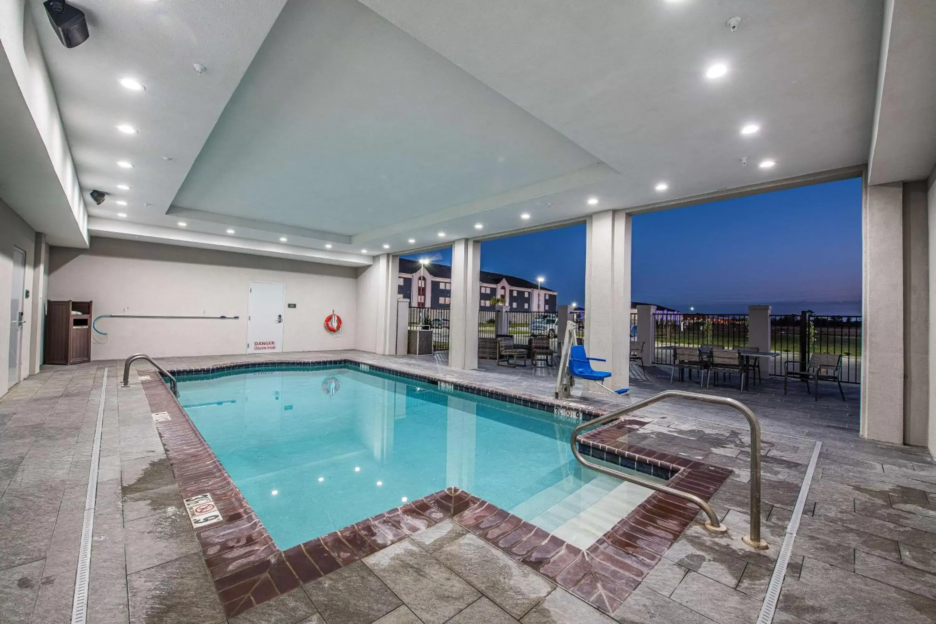 Pool view, Swimming Pool in Doubletree Sulphur Lake Charles