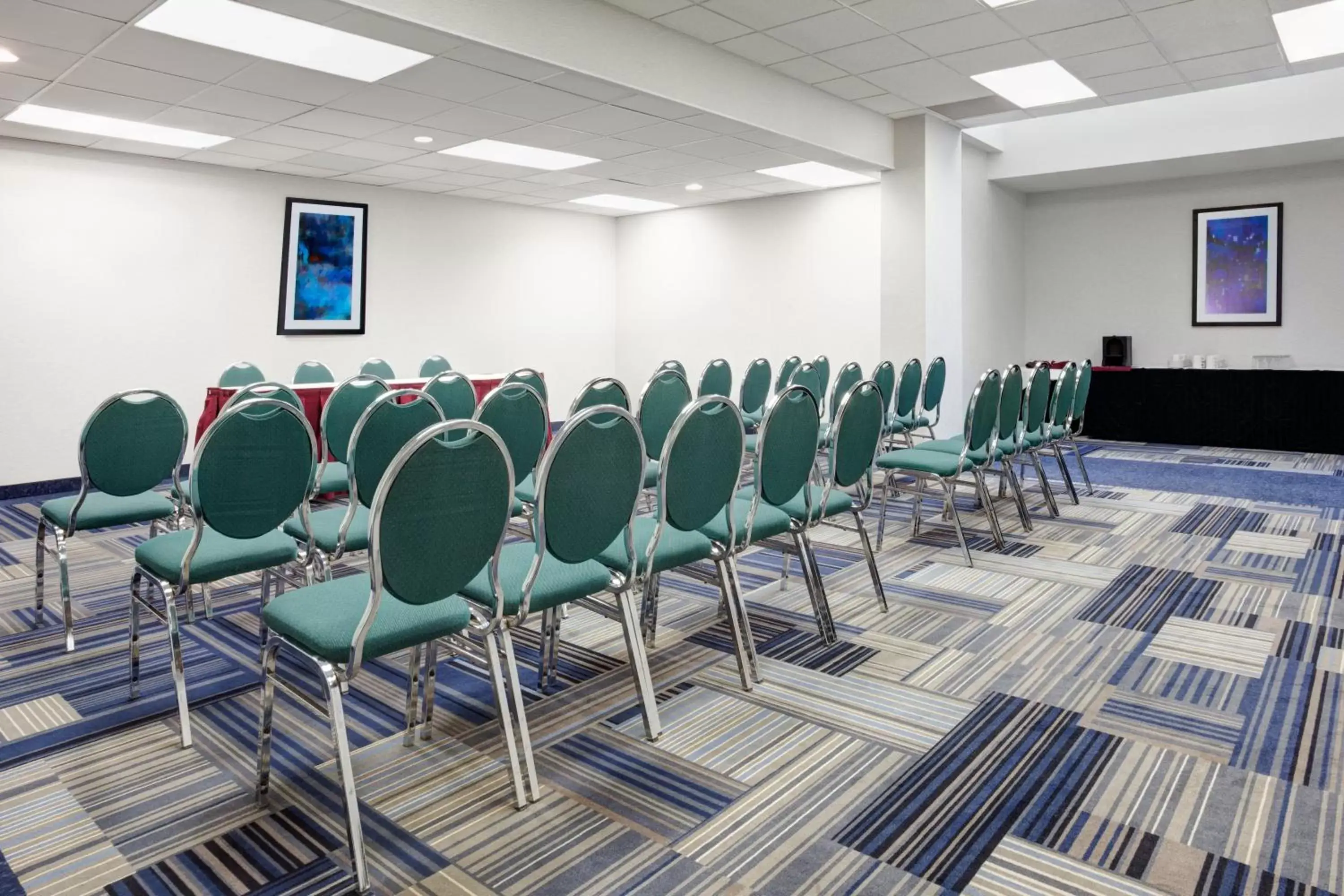 Meeting/conference room in Holiday Inn Ottawa East, an IHG Hotel