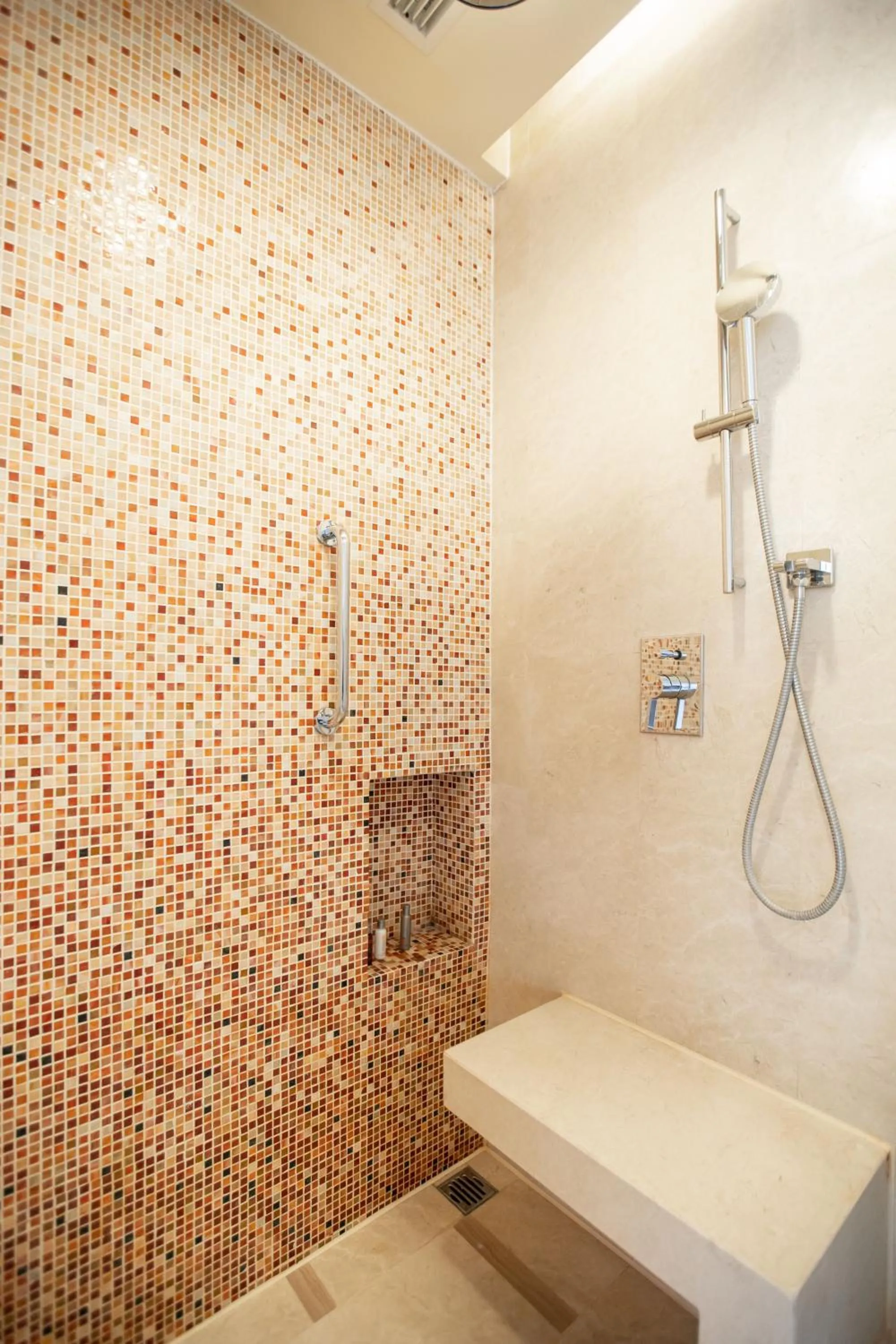 Bathroom in The Imperial Mansion, Beijing - Marriott Executive Apartments