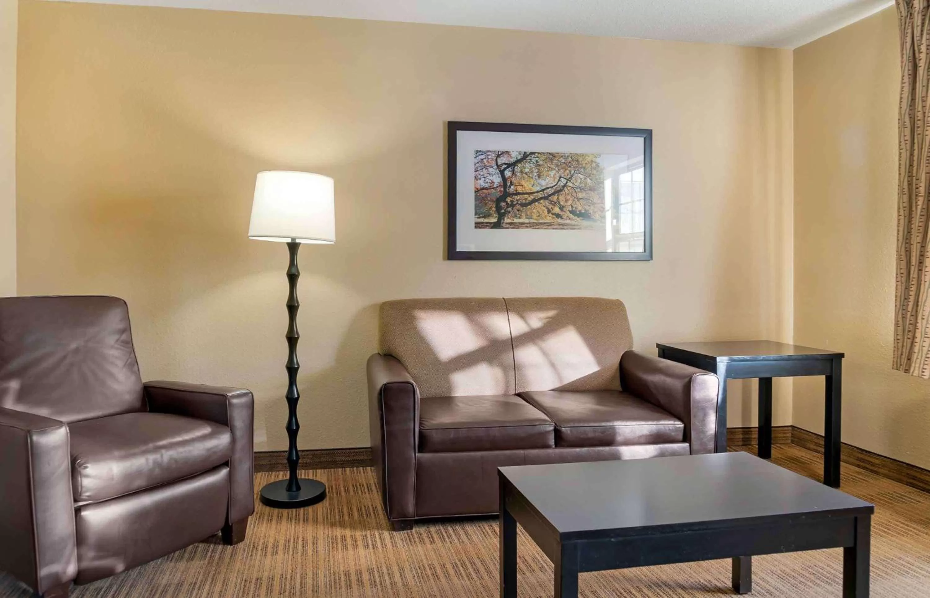 Bedroom in Extended Stay America Select Suites - Detroit - Farmington Hills