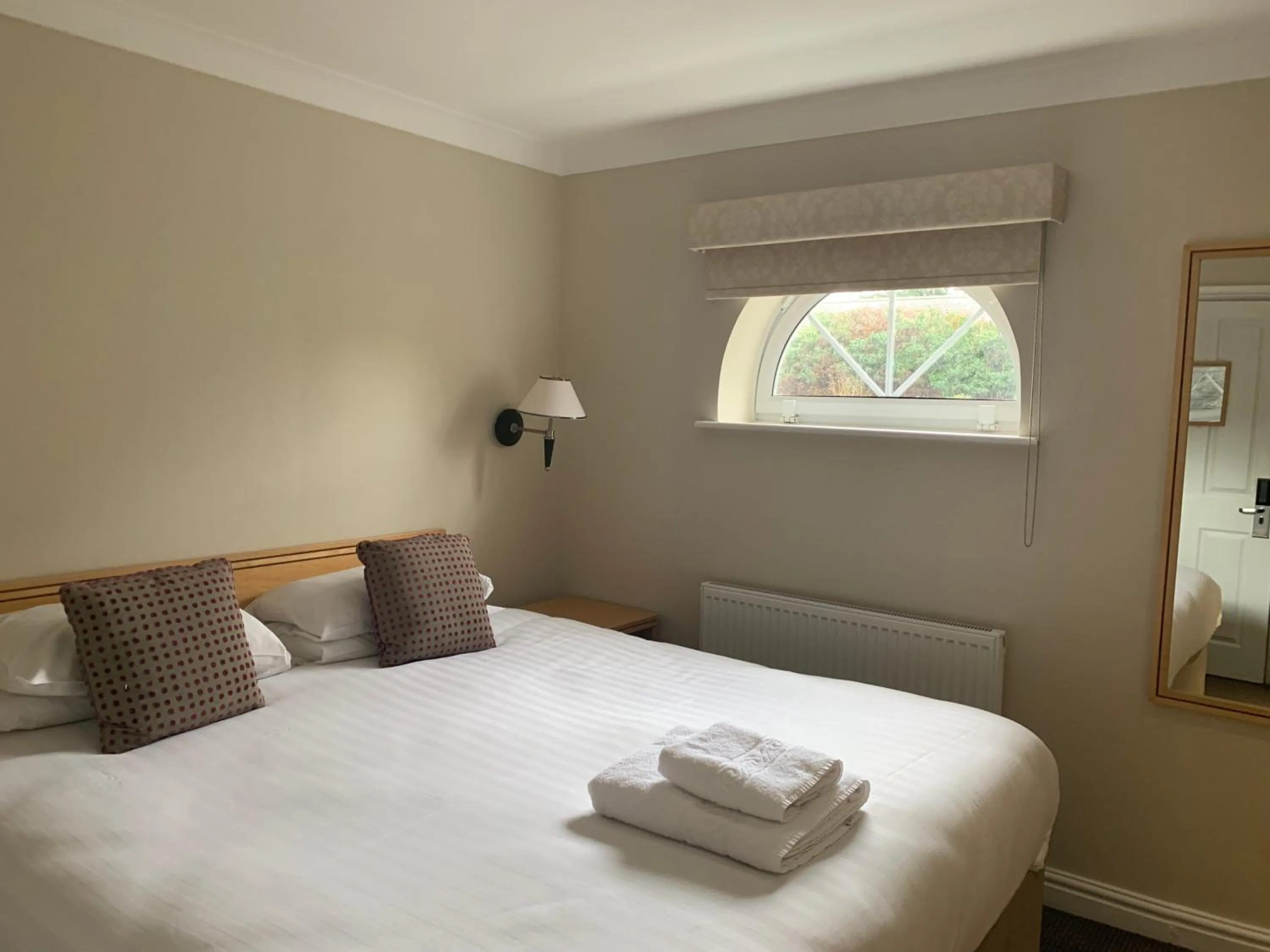 Facility for disabled guests, Bed in Highfield Park