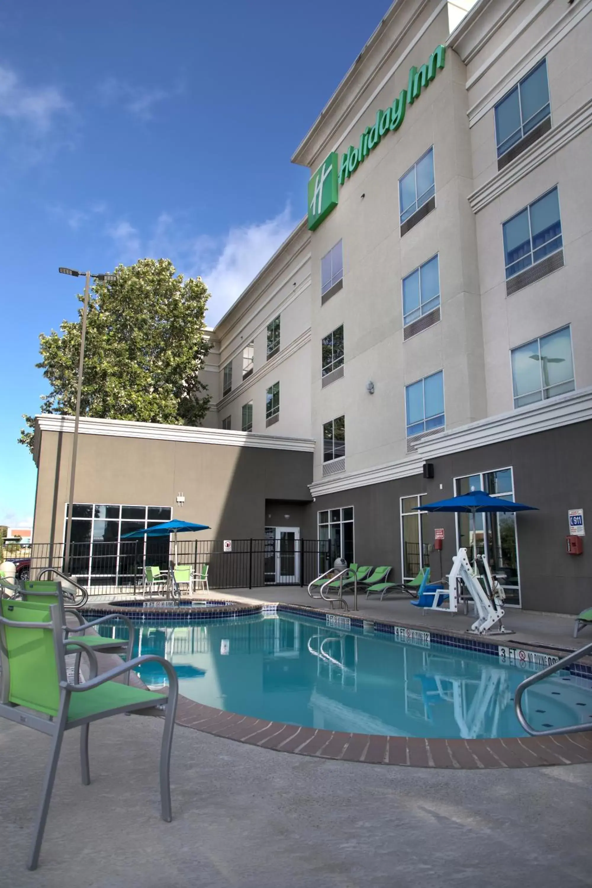 Pool view in Holiday Inn & Suites San Antonio Northwest by IHG Pool view in Holiday Inn & Suites San Antonio Northwest by IHG