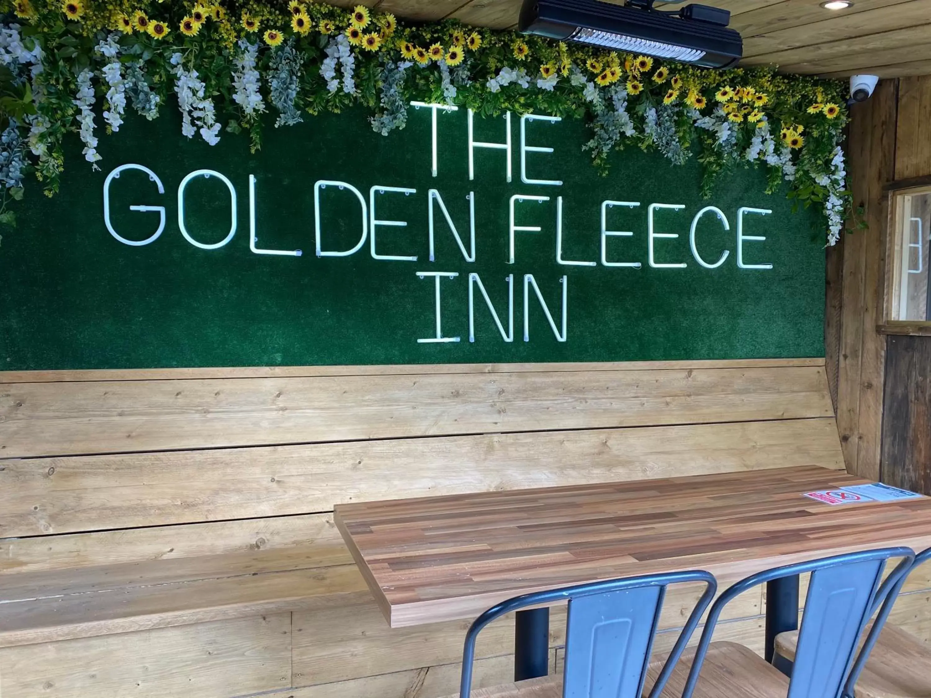 Restaurant/places to eat in The Golden Fleece Inn