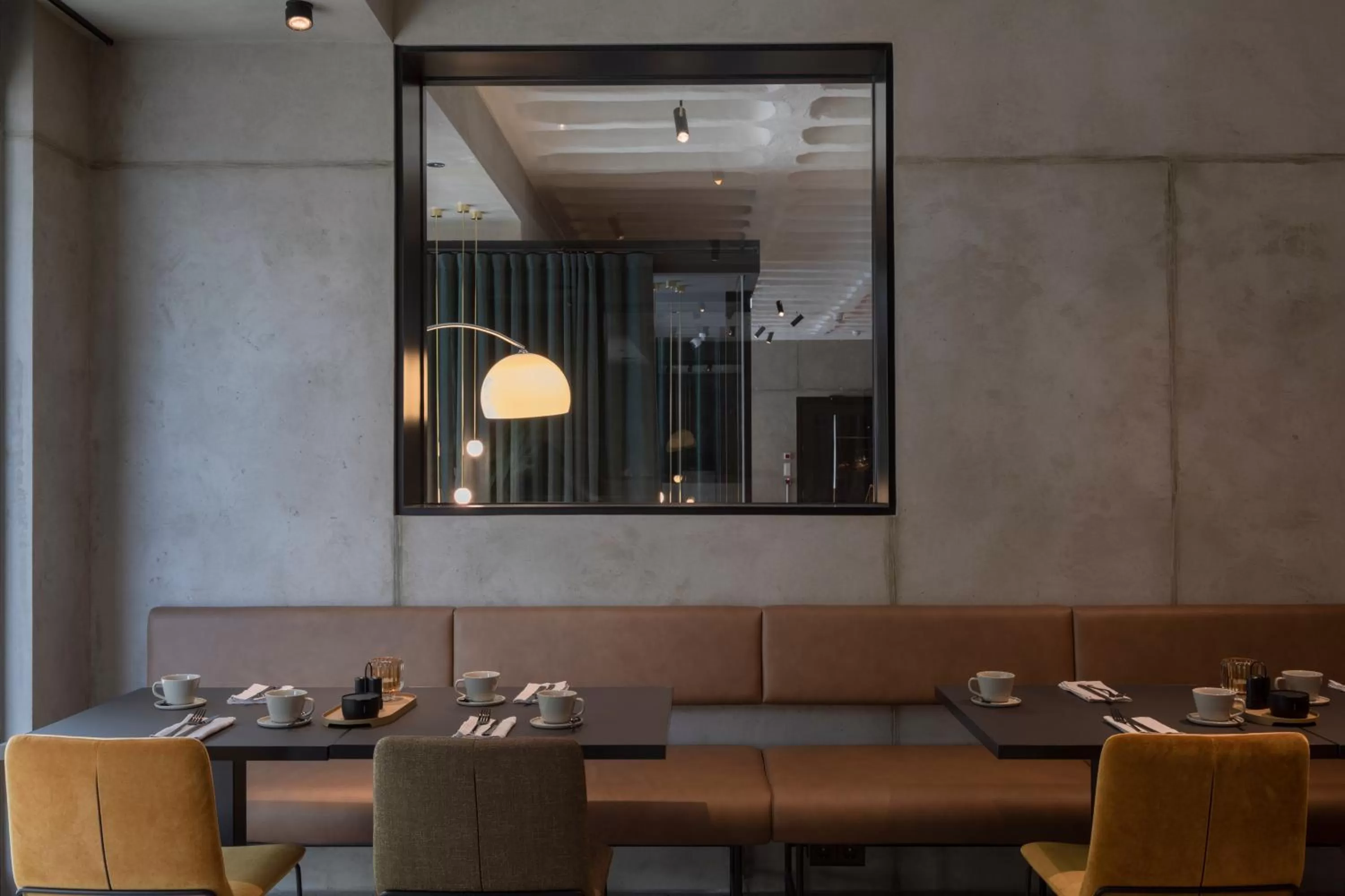 Restaurant/places to eat in EmiLu Design Hotel