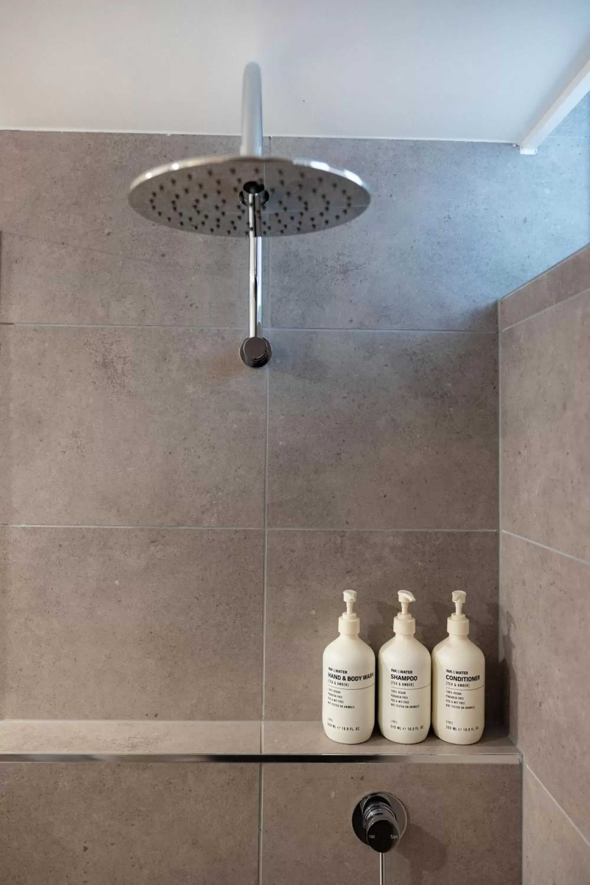 Shower, Bathroom in Barossa Weintal Hotel Complex