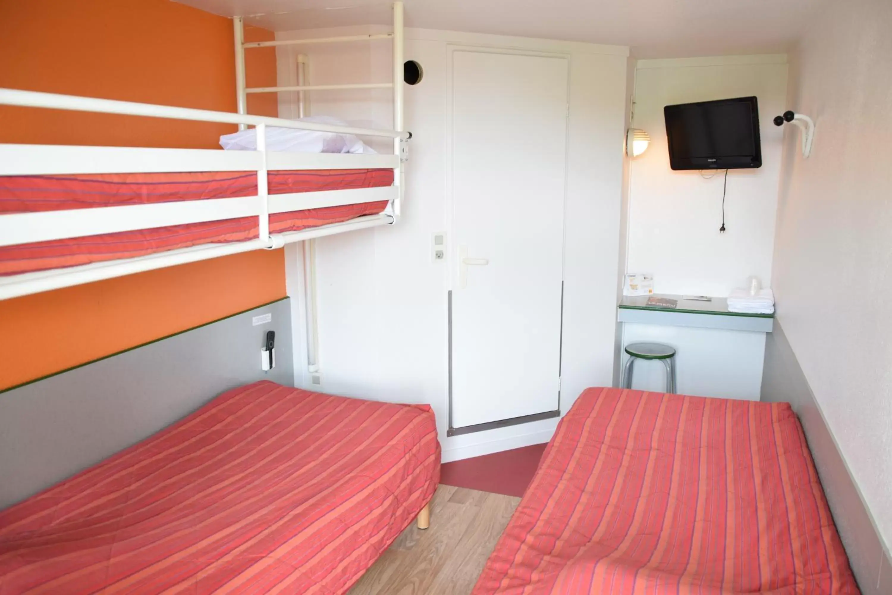 Bed, Bunk Bed in Premiere Classe Lille Sud - Douai Cuincy