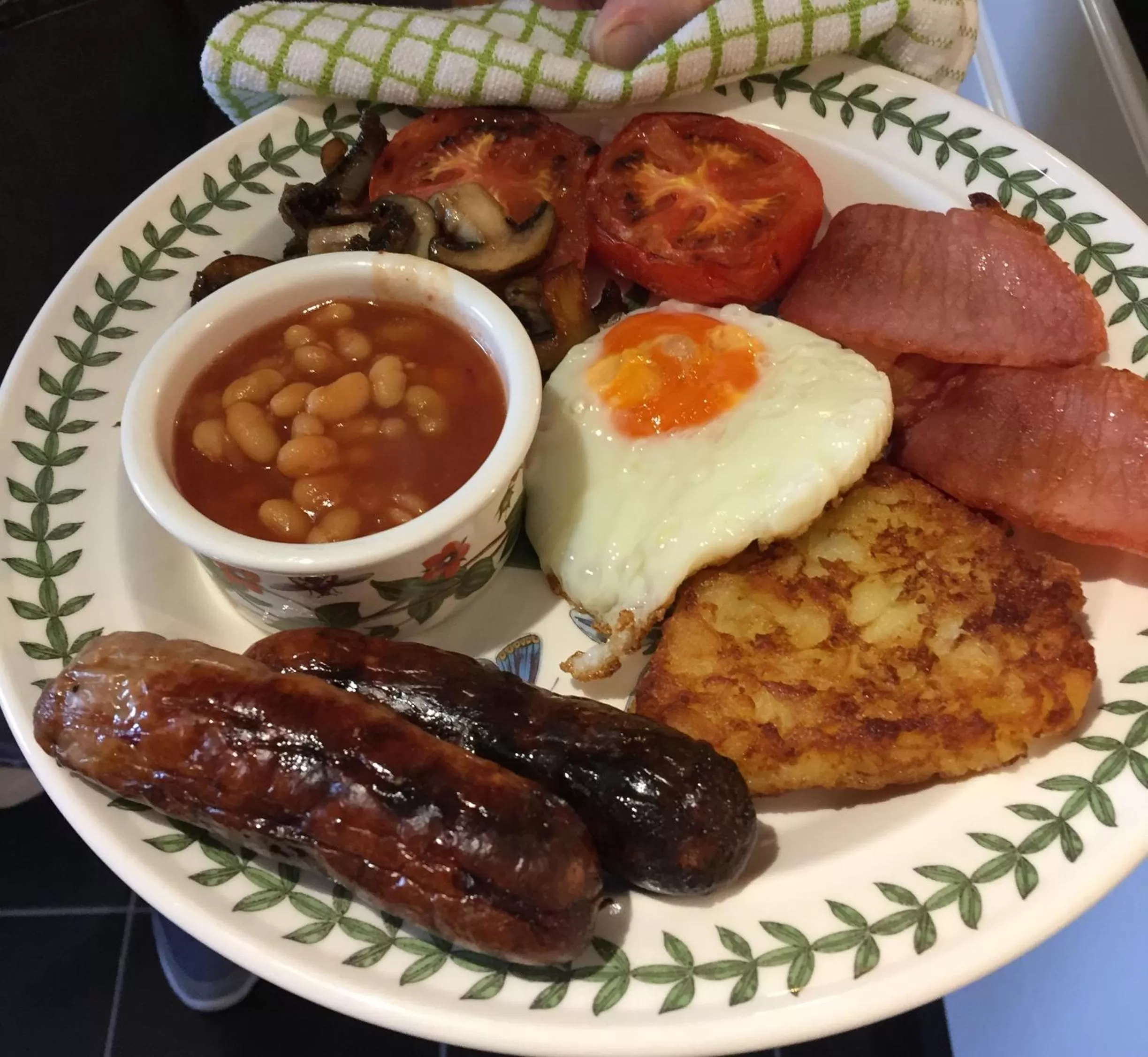 Breakfast in The Old Bookshop